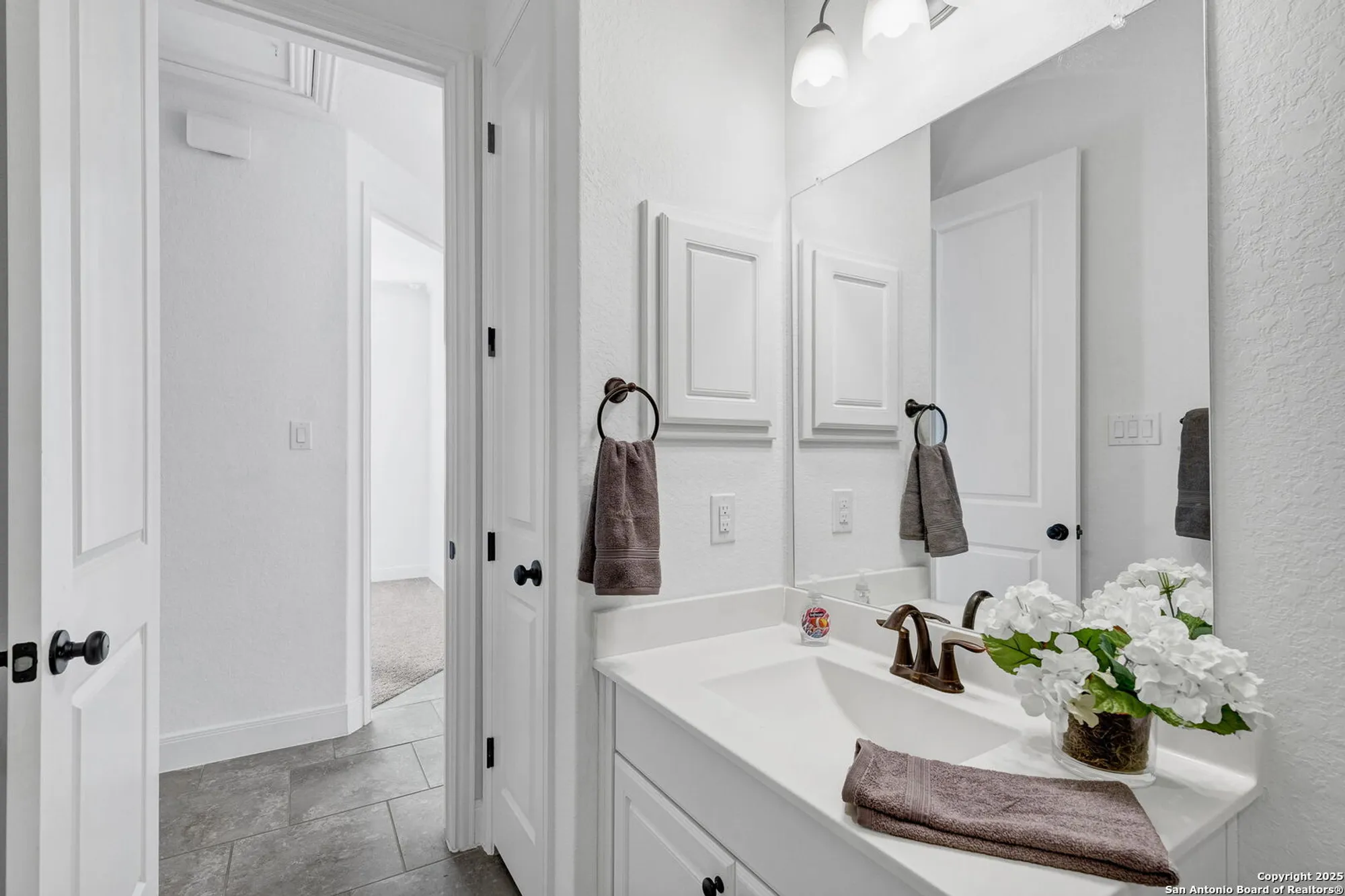 Property Slideshow image 10 of 47 | 5015 country nest, San Antonio, TX, 78253