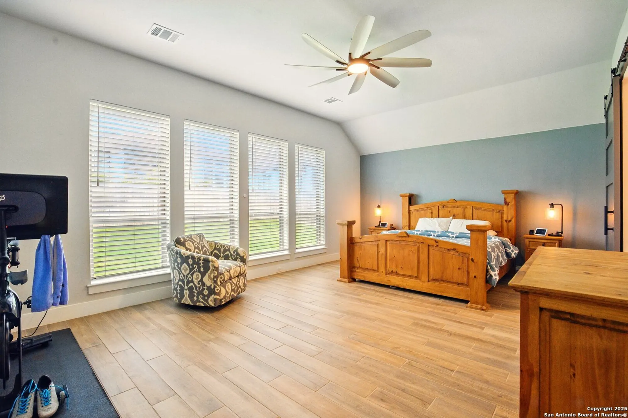 Property Slideshow image 19 of 45 | 1911 peres st, New Braunfels, TX, 78132