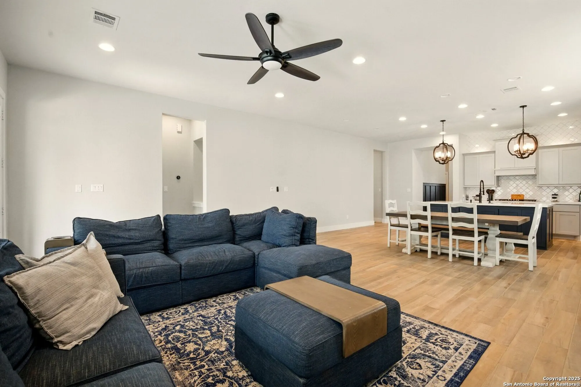 Property Slideshow image 28 of 45 | 1911 peres st, New Braunfels, TX, 78132