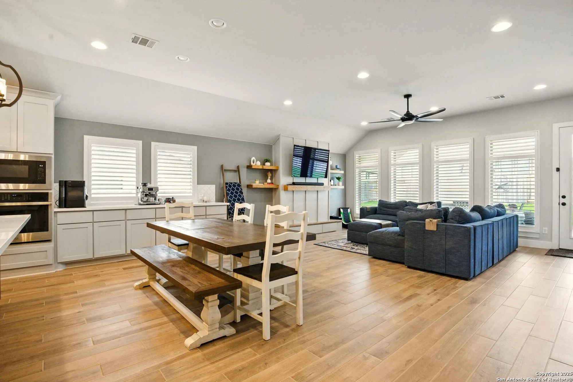 Property Slideshow image 34 of 45 | 1911 peres st, New Braunfels, TX, 78132