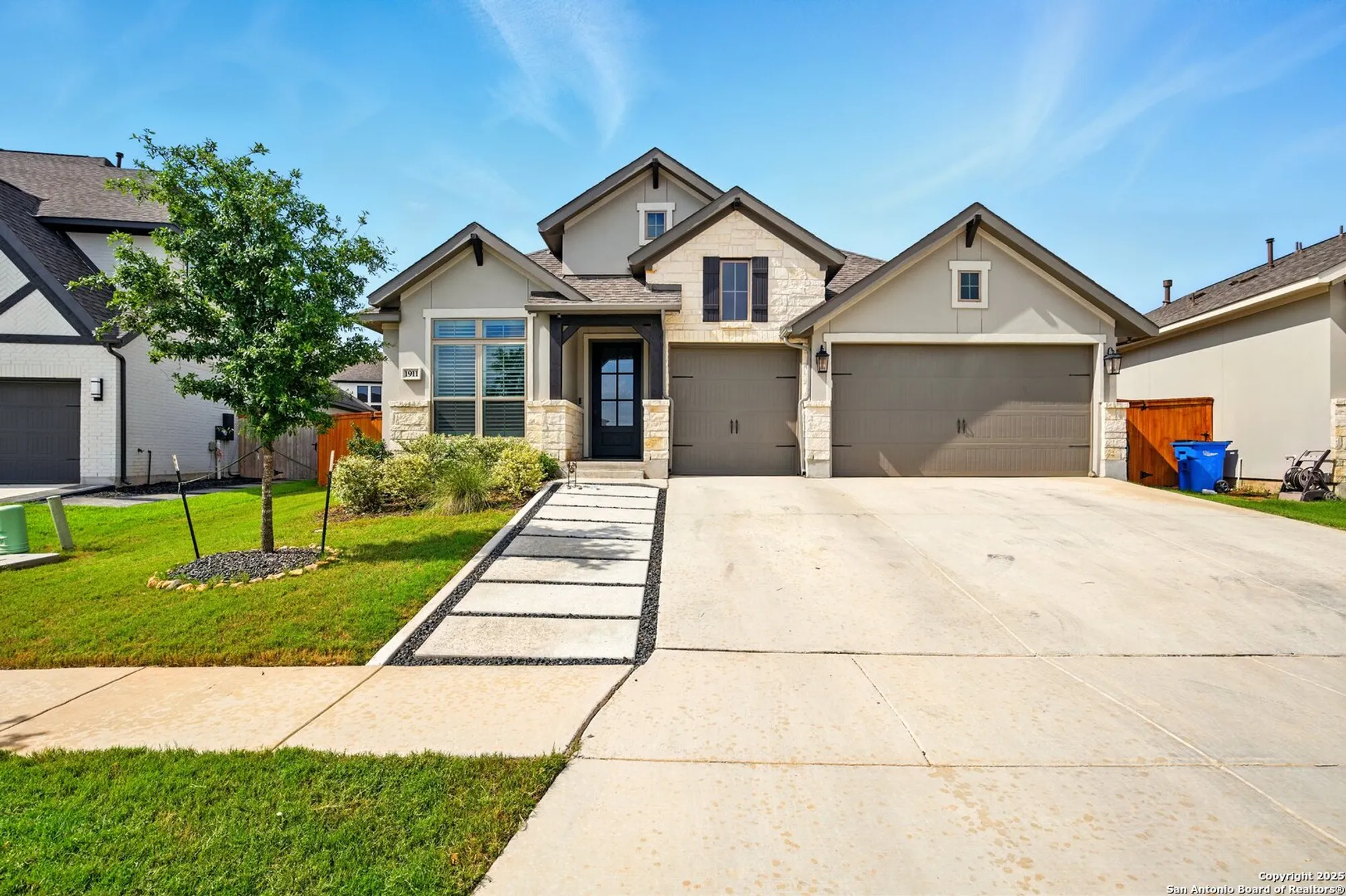 Property Slideshow image 1 of 45 | 1911 peres st, New Braunfels, TX, 78132