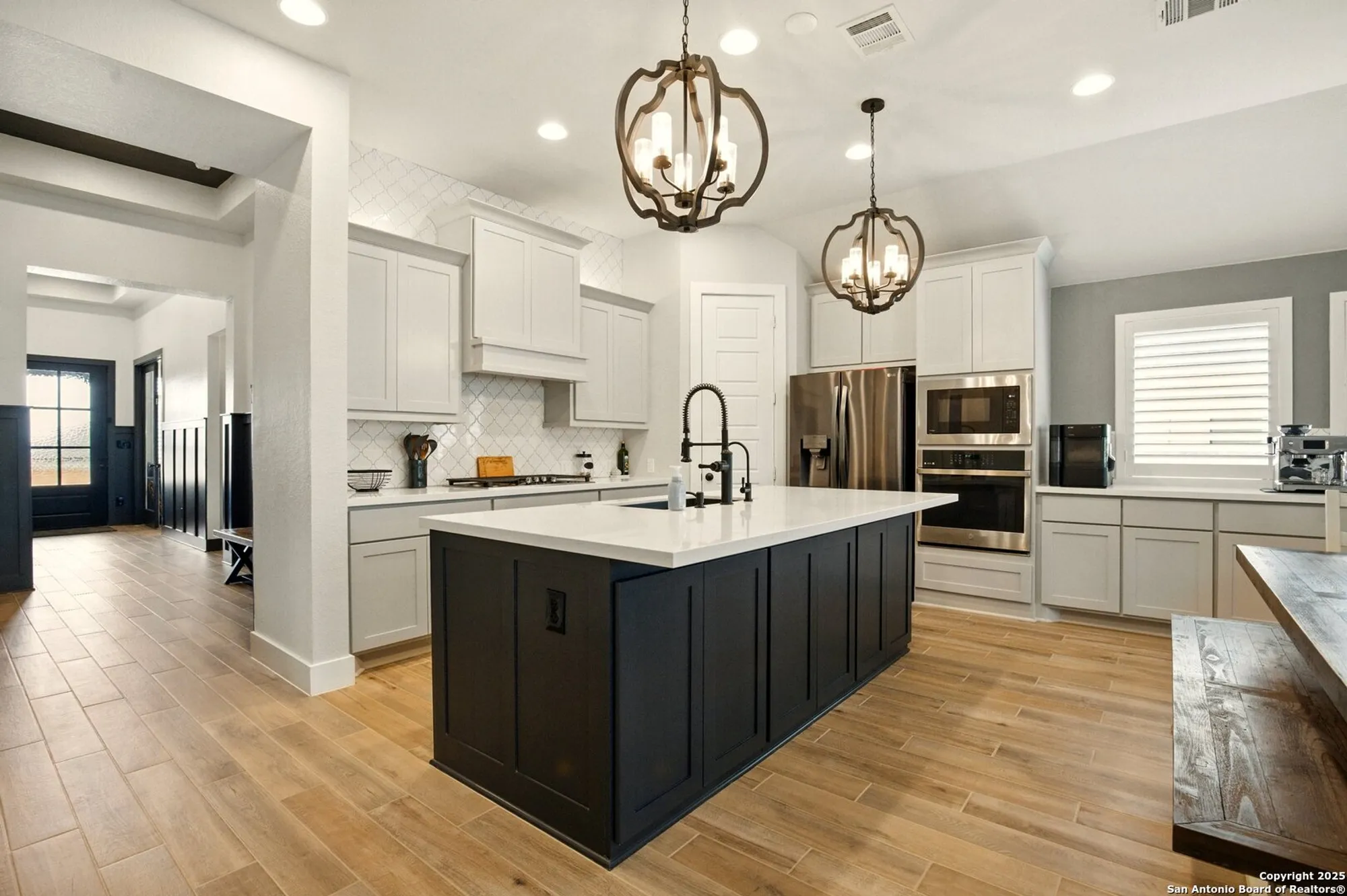 Property Slideshow image 38 of 45 | 1911 peres st, New Braunfels, TX, 78132