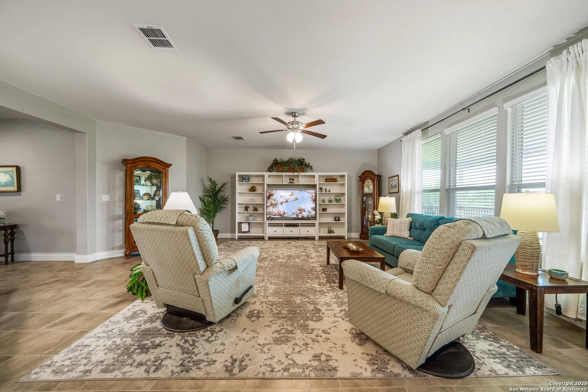 Property Slideshow image 13 of 50 | 4223 fiesta way, San Antonio, TX, 78253