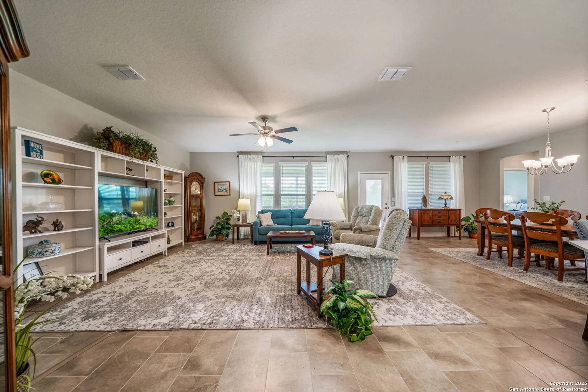 Property Slideshow image 14 of 50 | 4223 fiesta way, San Antonio, TX, 78253