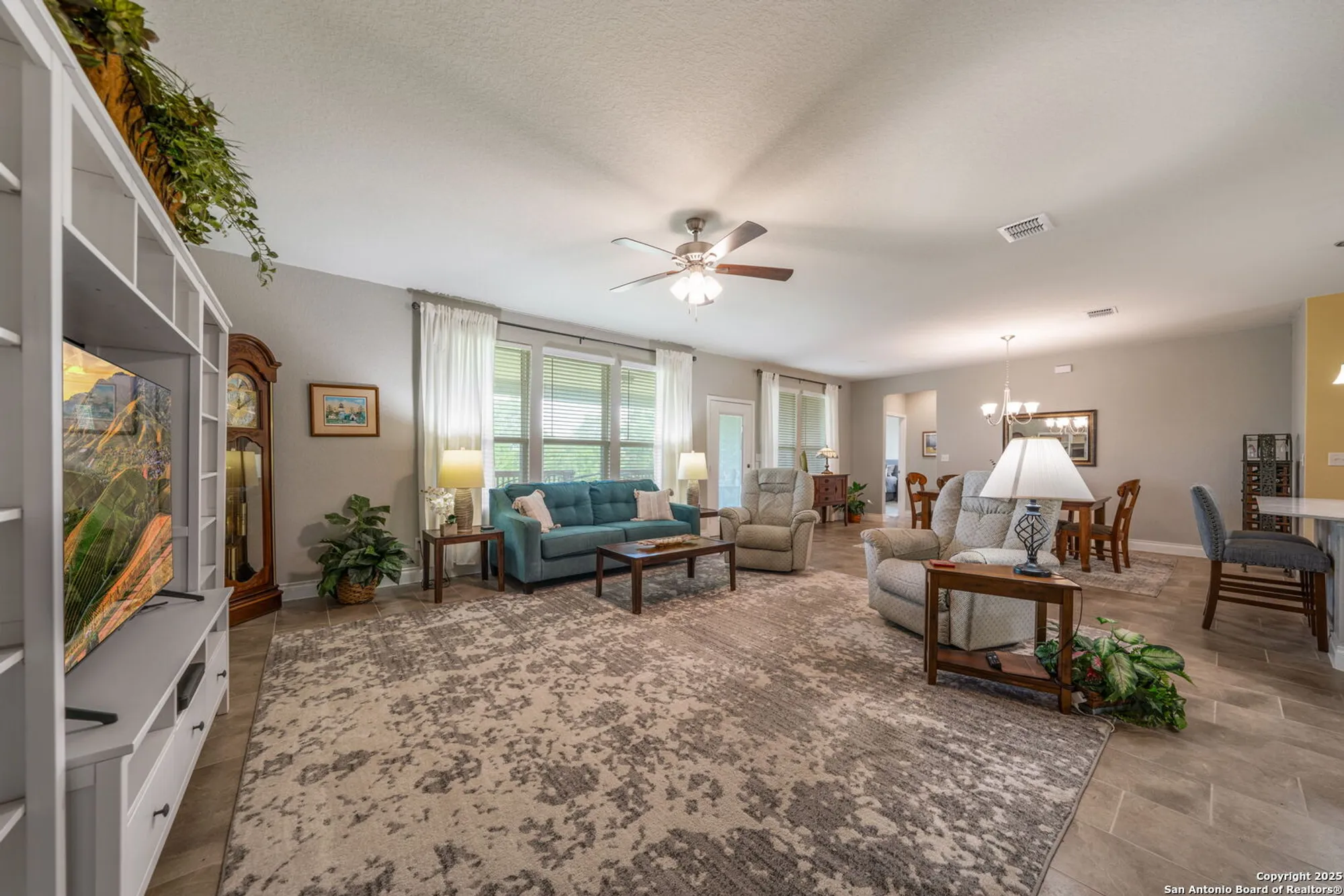 Property Slideshow image 15 of 50 | 4223 fiesta way, San Antonio, TX, 78253