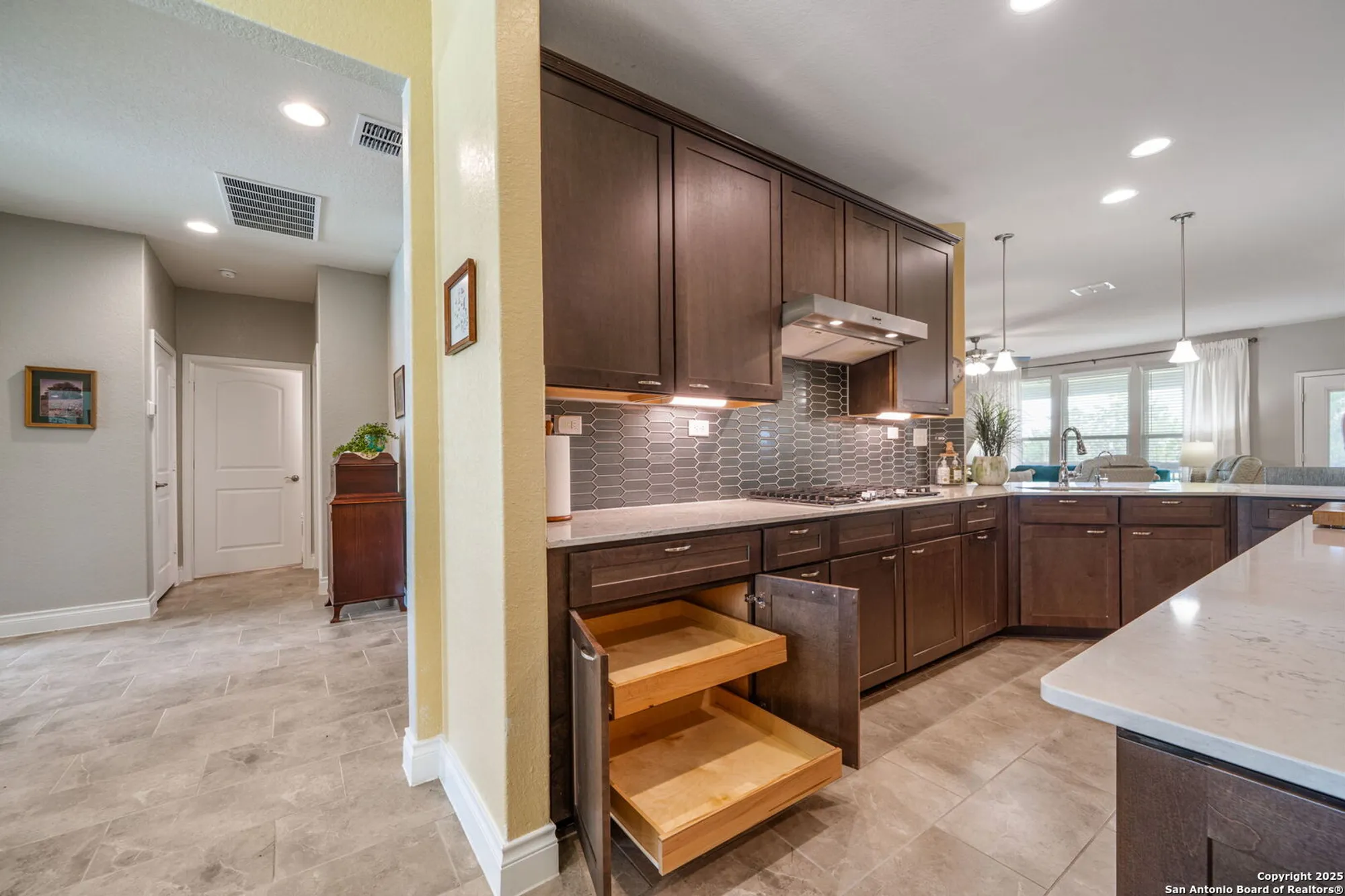 Property Slideshow image 17 of 50 | 4223 fiesta way, San Antonio, TX, 78253