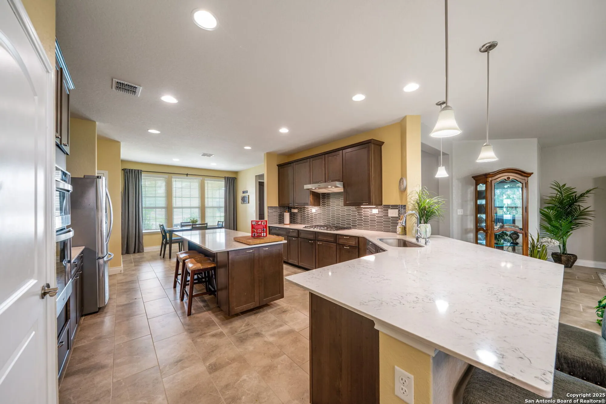 Property Slideshow image 18 of 50 | 4223 fiesta way, San Antonio, TX, 78253