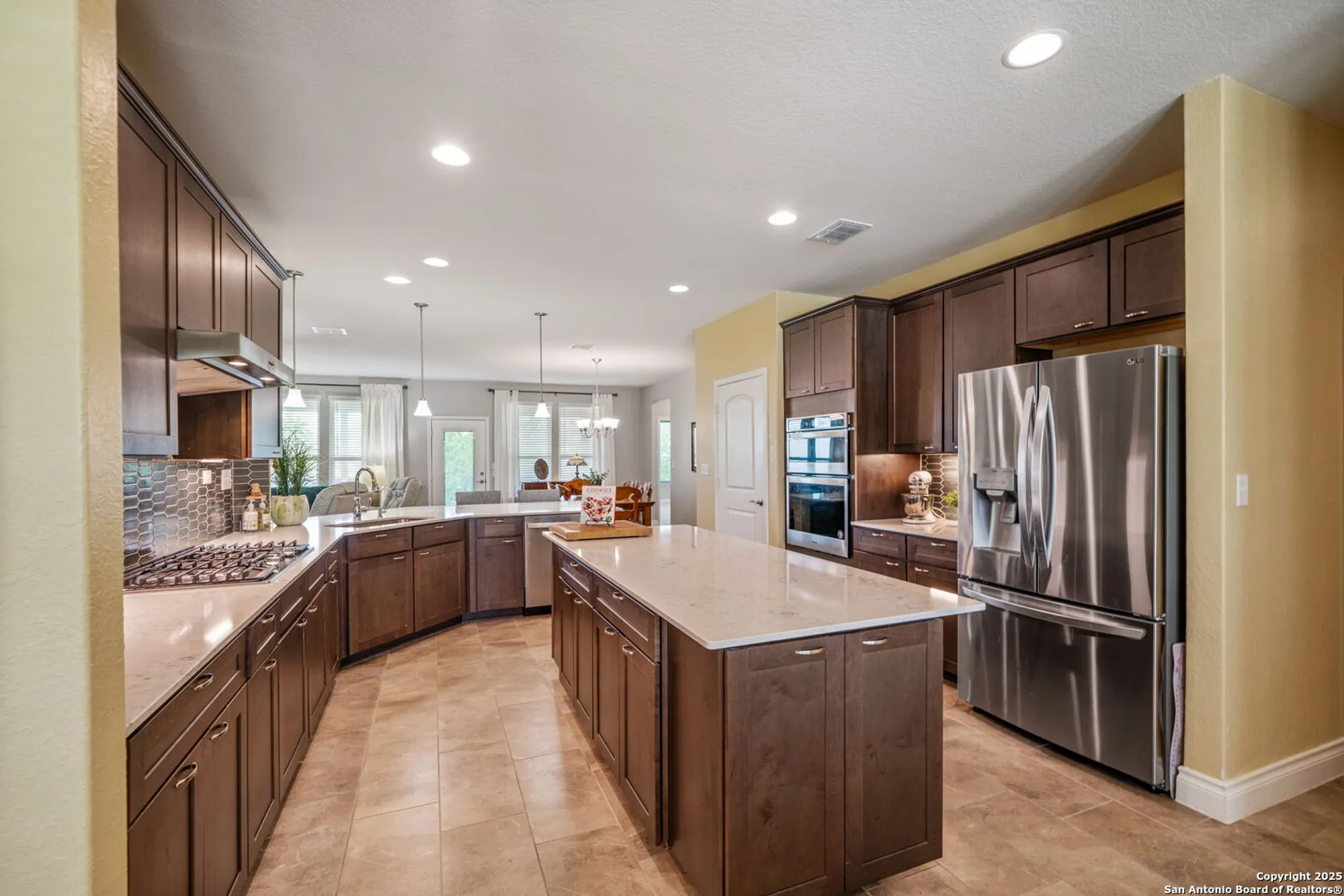 Property Slideshow image 21 of 50 | 4223 fiesta way, San Antonio, TX, 78253