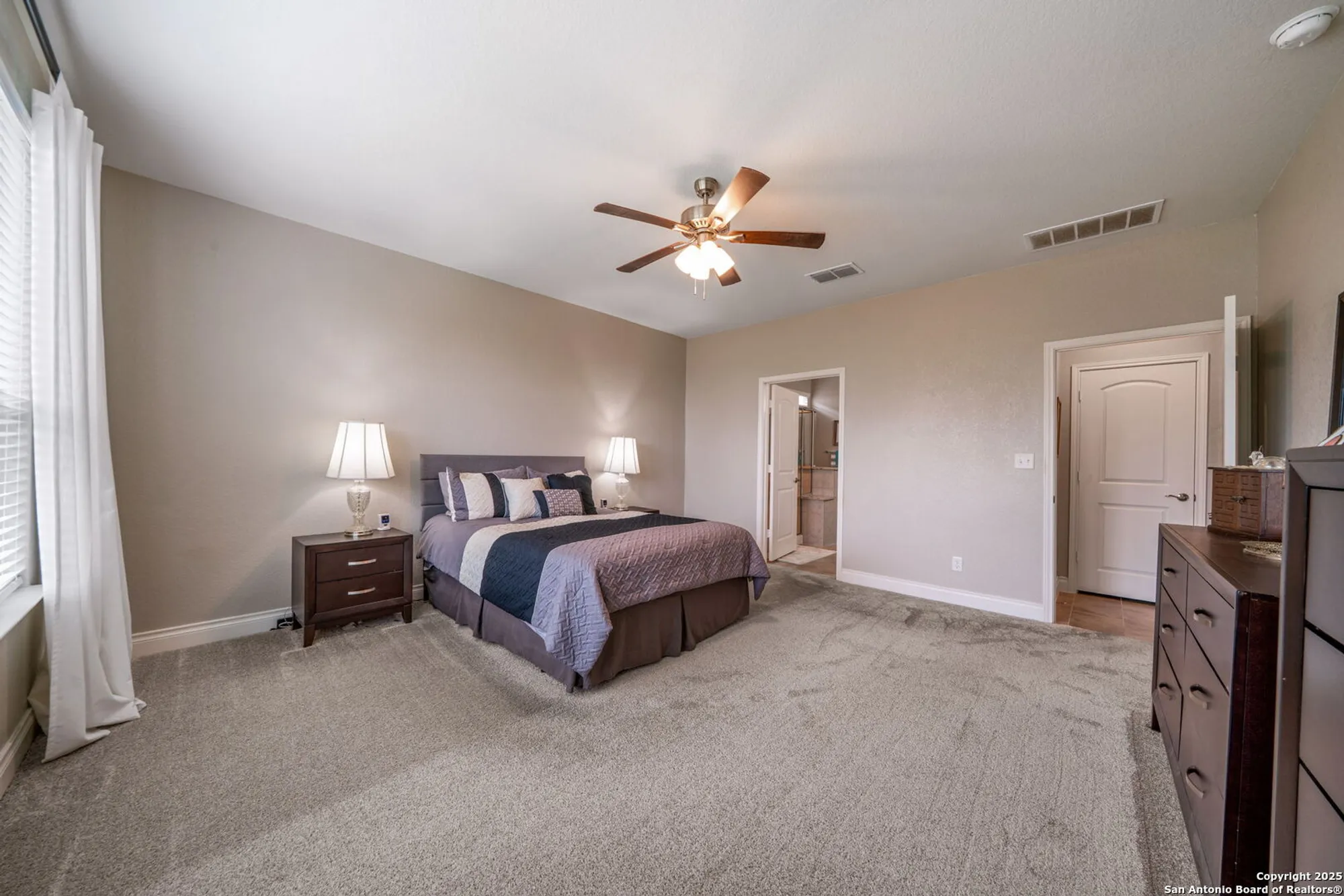 Property Slideshow image 25 of 50 | 4223 fiesta way, San Antonio, TX, 78253