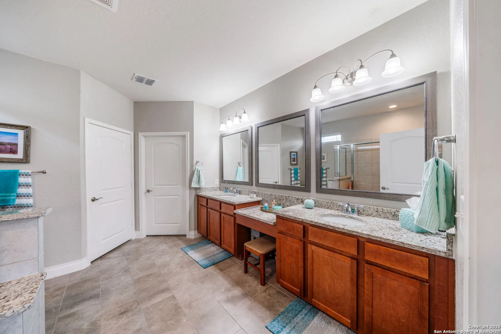 Property Slideshow image 26 of 50 | 4223 fiesta way, San Antonio, TX, 78253