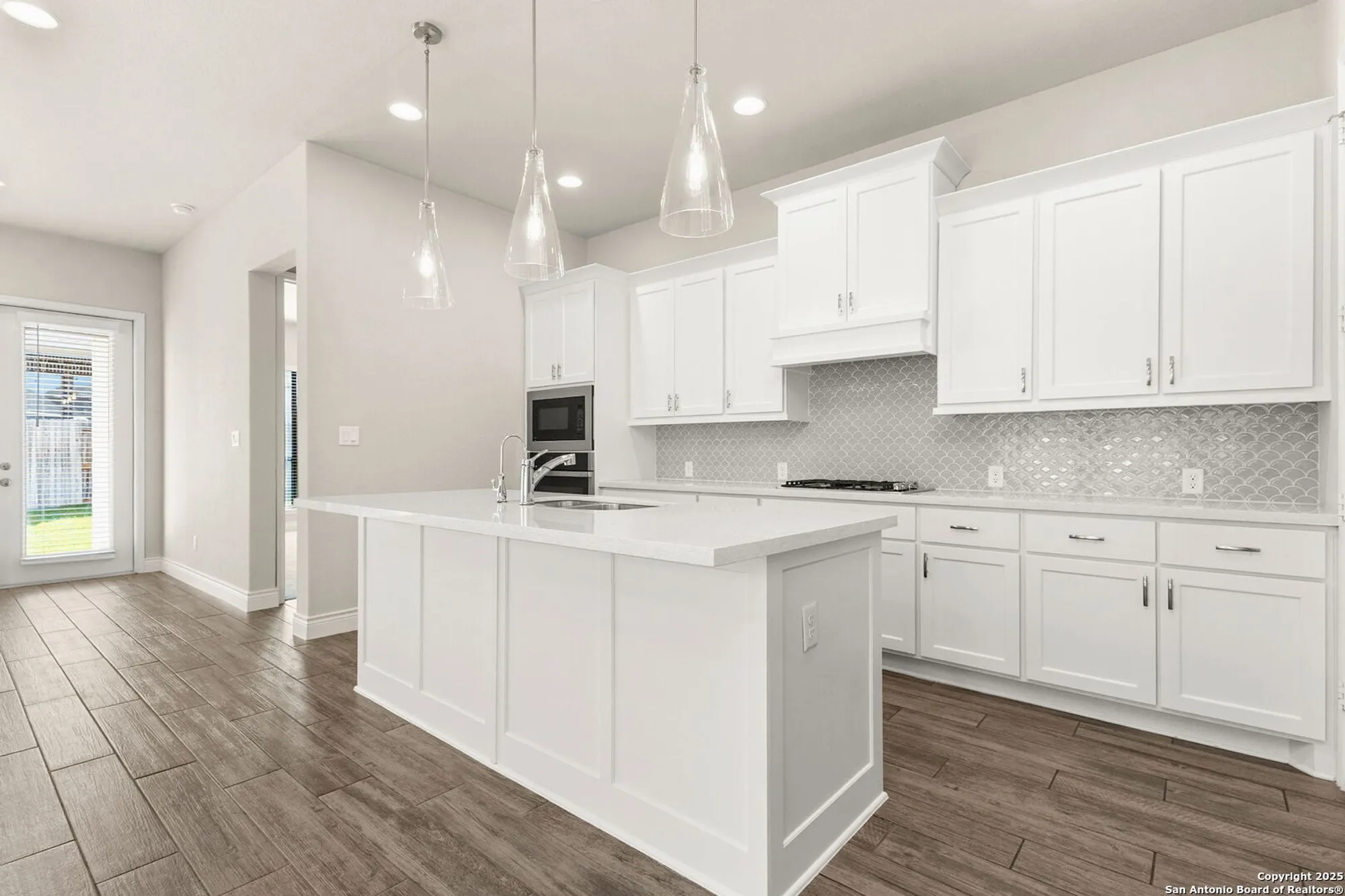 Property Slideshow image 8 of 24 | 636 vireos st, New Braunfels, TX, 78132