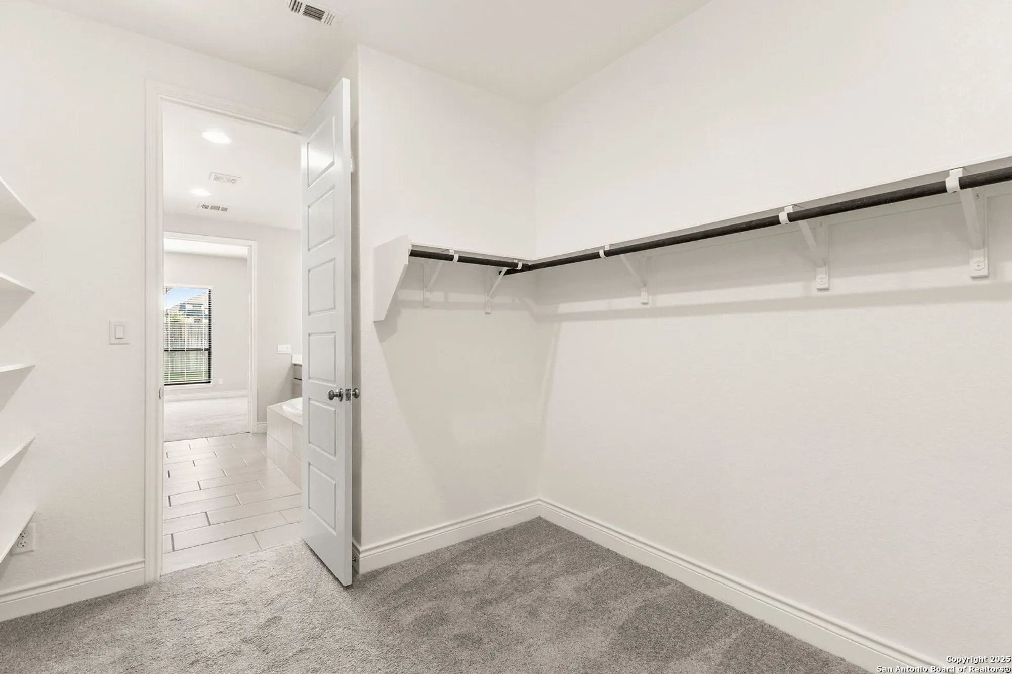 Property Slideshow image 15 of 24 | 636 vireos st, New Braunfels, TX, 78132