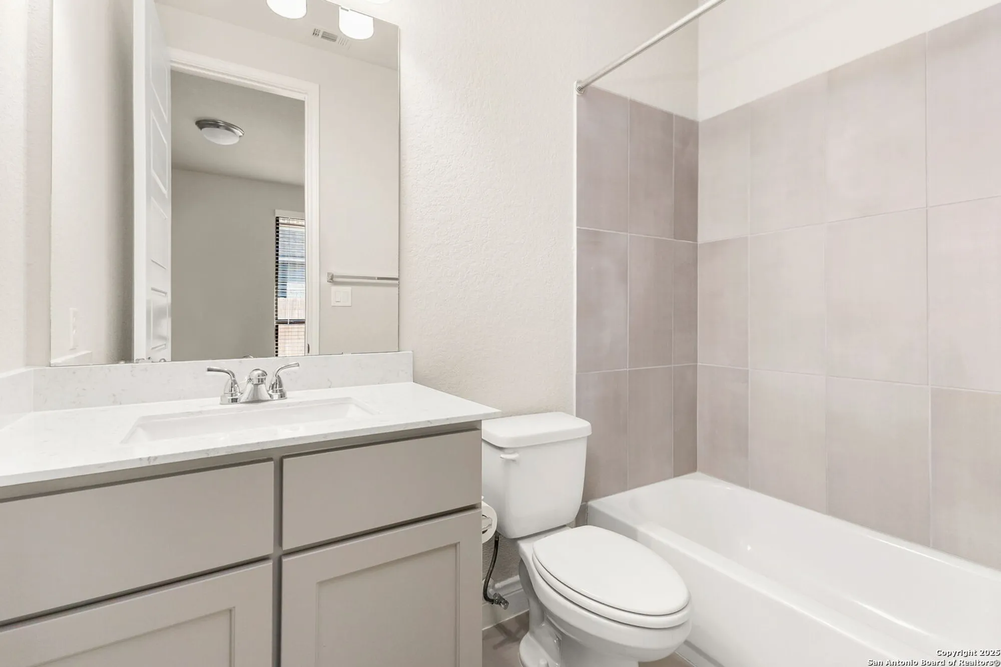 Property Slideshow image 18 of 24 | 636 vireos st, New Braunfels, TX, 78132