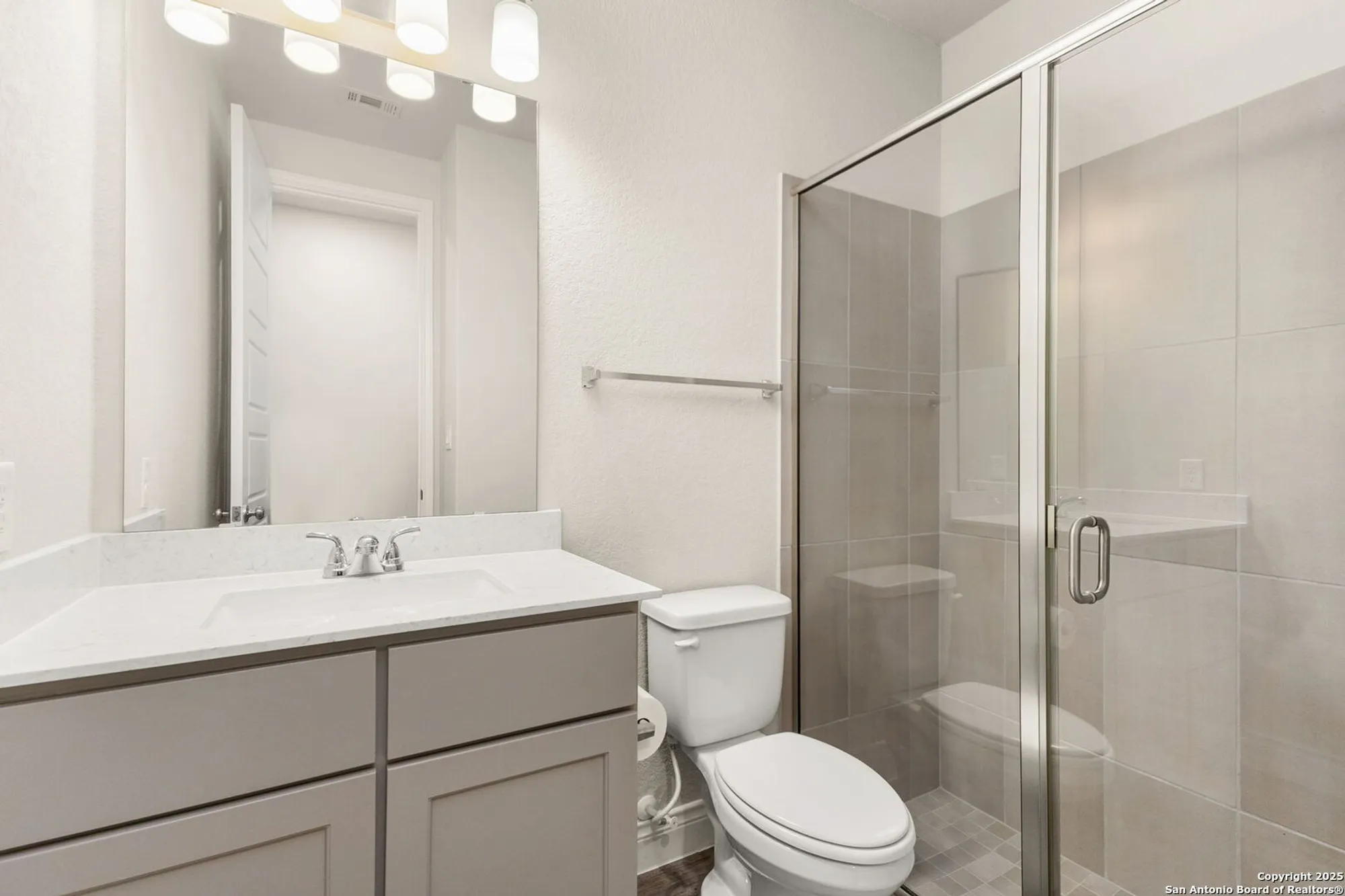 Property Slideshow image 21 of 24 | 636 vireos st, New Braunfels, TX, 78132