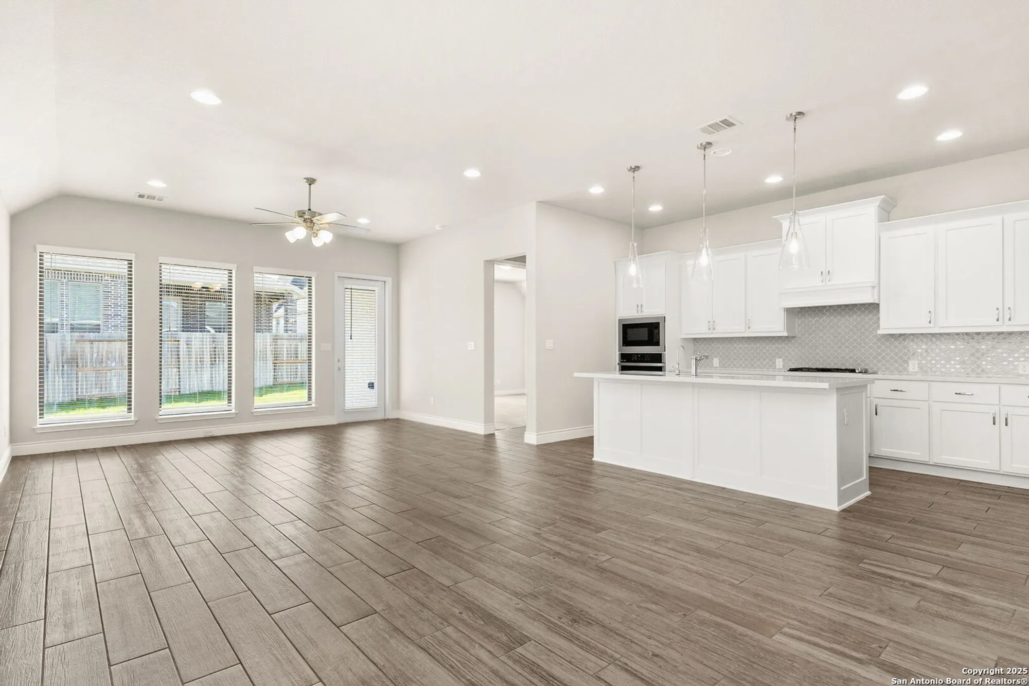 Property Slideshow image 5 of 24 | 636 vireos st, New Braunfels, TX, 78132