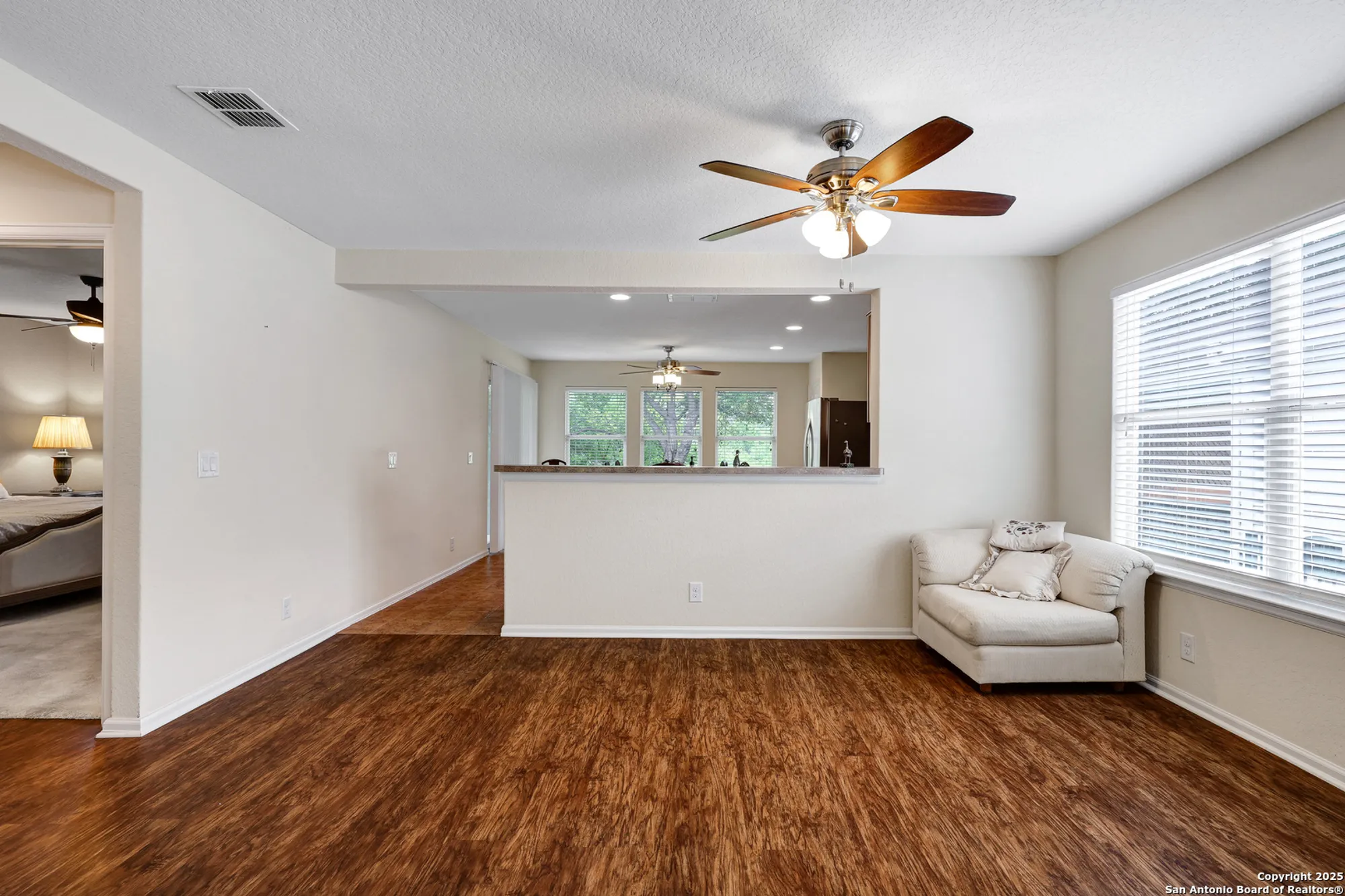 Property Slideshow image 13 of 31 | 4822 sandhill crane, San Antonio, TX, 78253