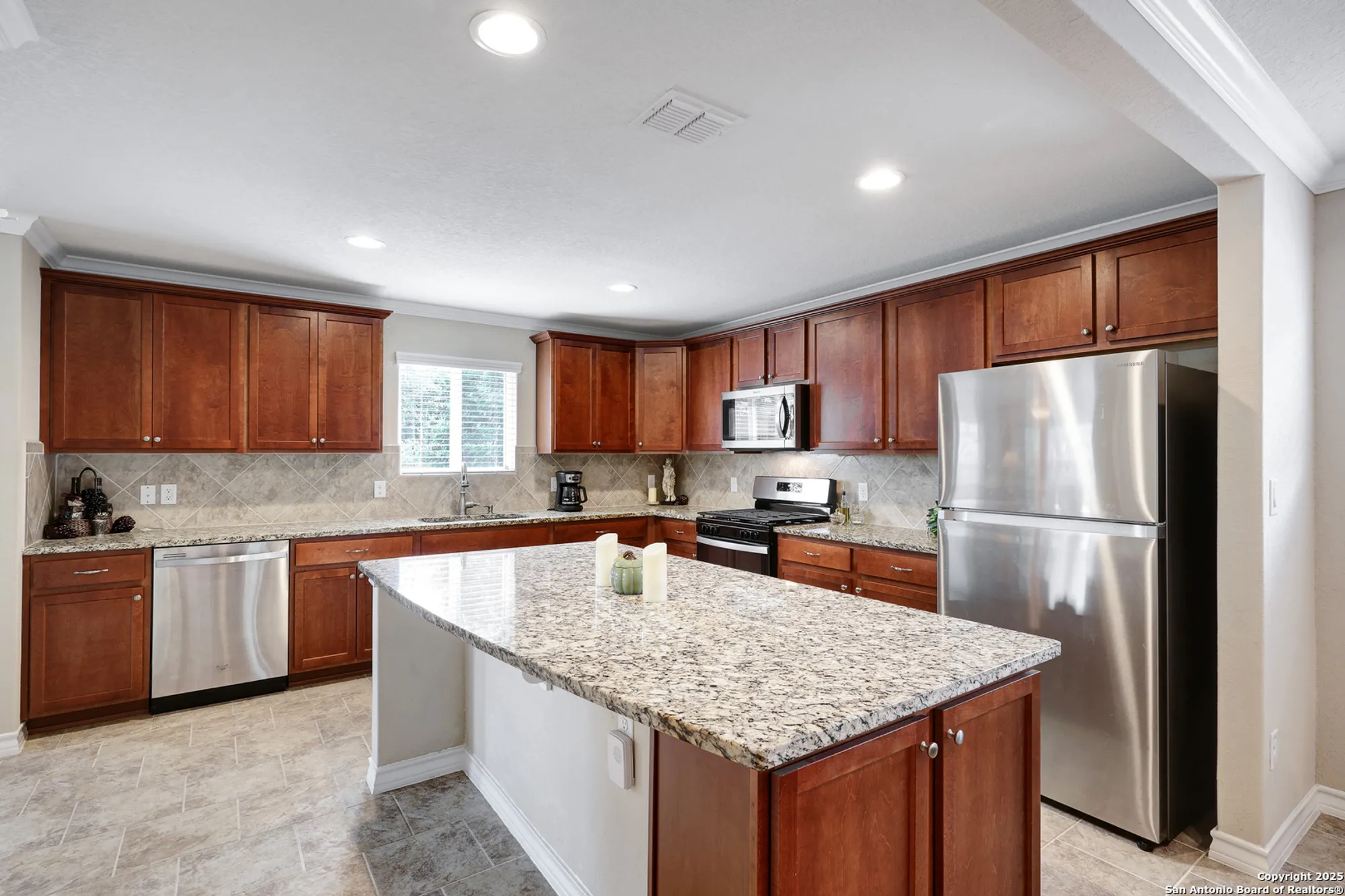 Property Slideshow image 12 of 34 | 3534 grant rpds, San Antonio, TX, 78253