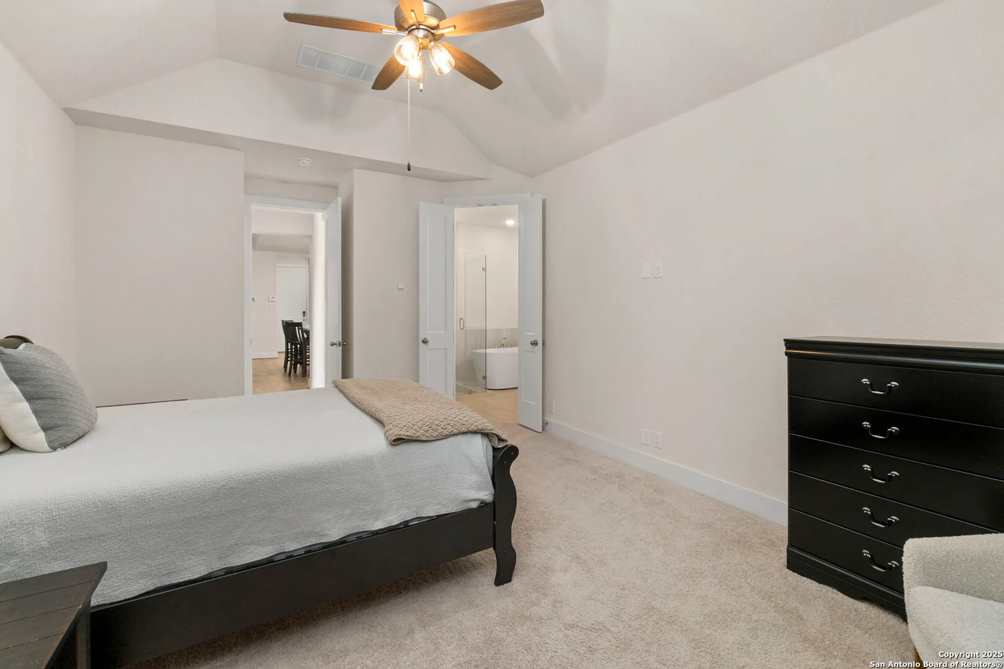 Property Slideshow image 18 of 31 | 1845 nettletree rd, New Braunfels, TX, 78132