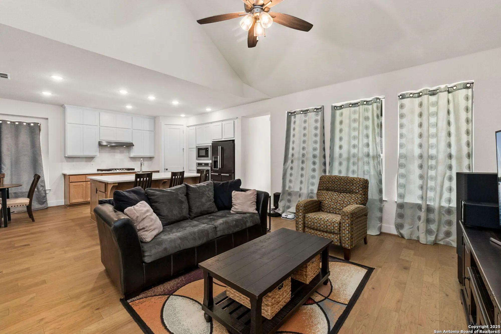 Property Slideshow image 9 of 31 | 1845 nettletree rd, New Braunfels, TX, 78132