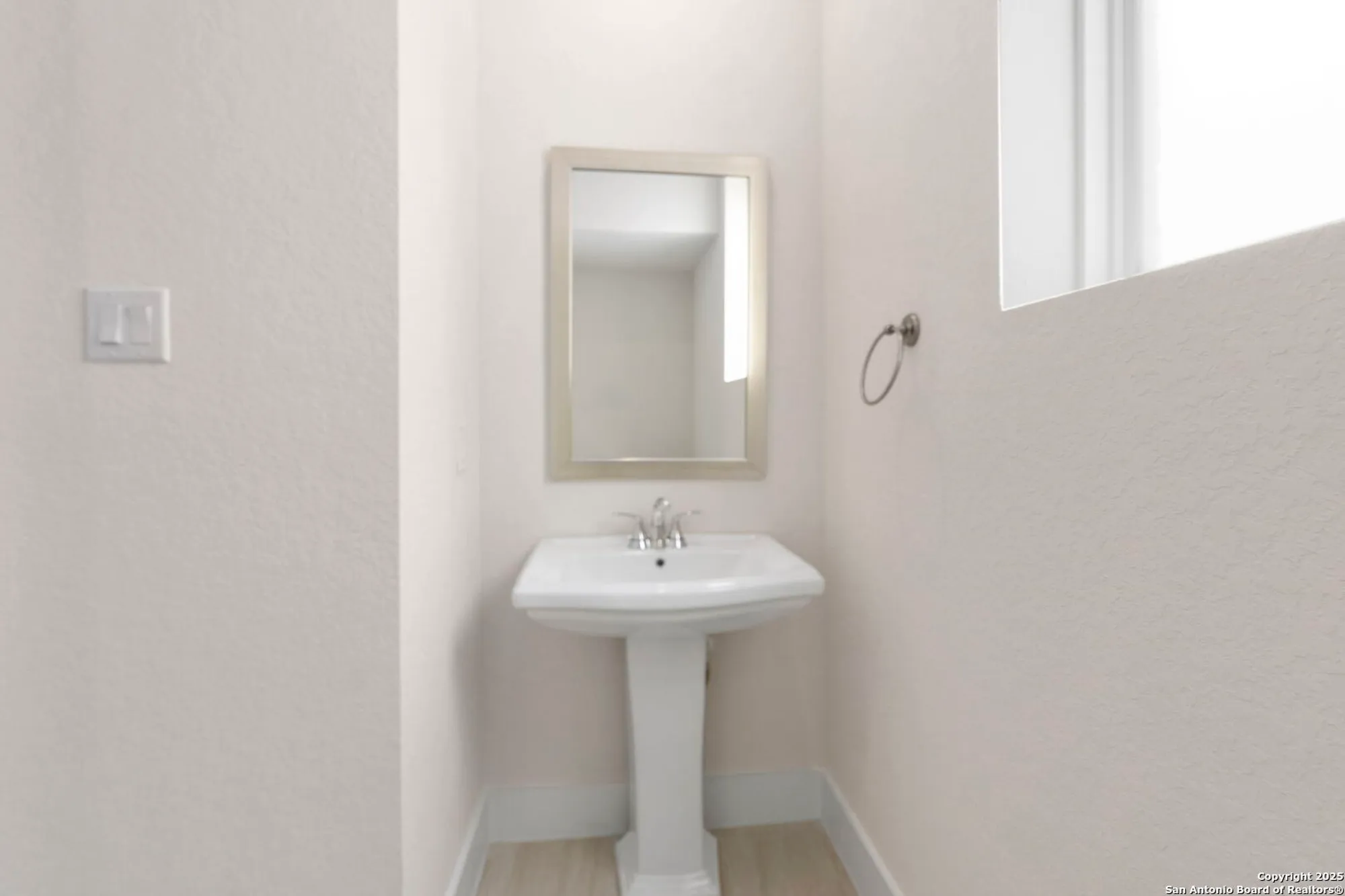 Property Slideshow image 4 of 31 | 1845 nettletree rd, New Braunfels, TX, 78132