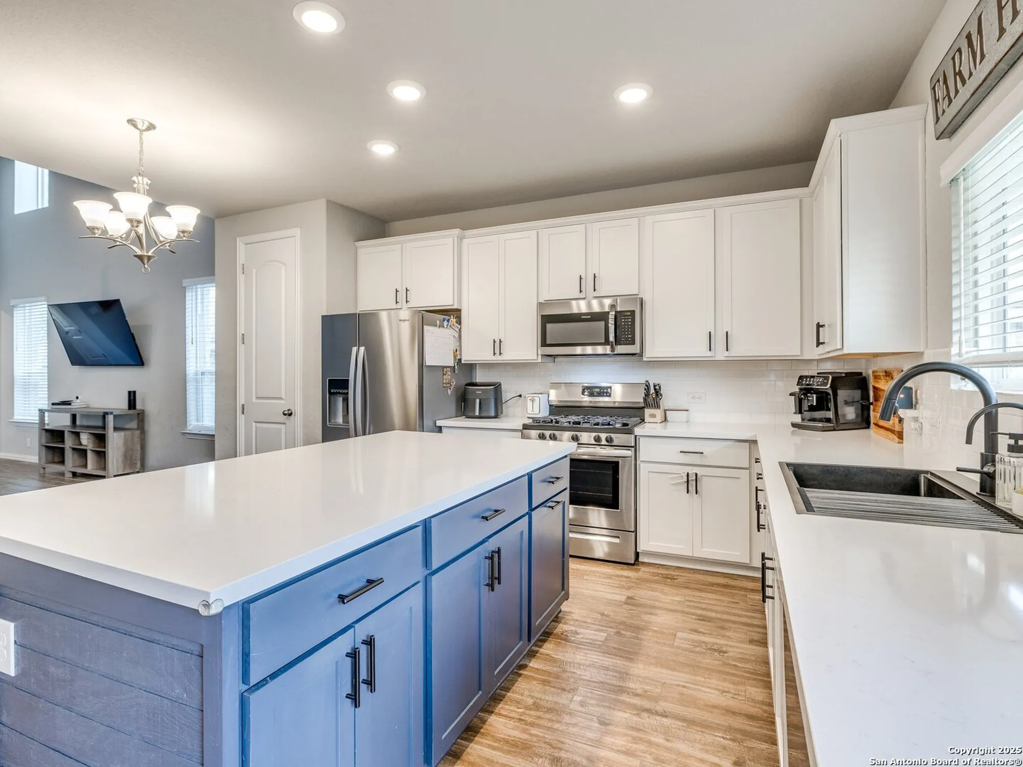 Property Slideshow image 11 of 32 | 2073 egret ave, New Braunfels, TX, 78132