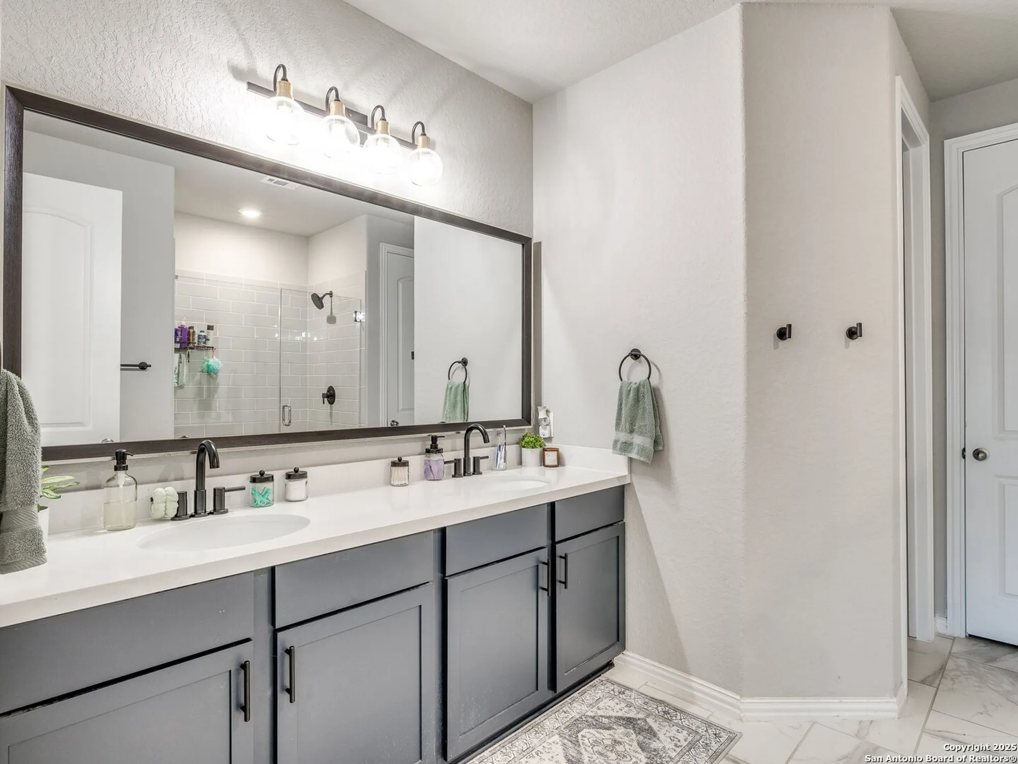 Property Slideshow image 16 of 32 | 2073 egret ave, New Braunfels, TX, 78132