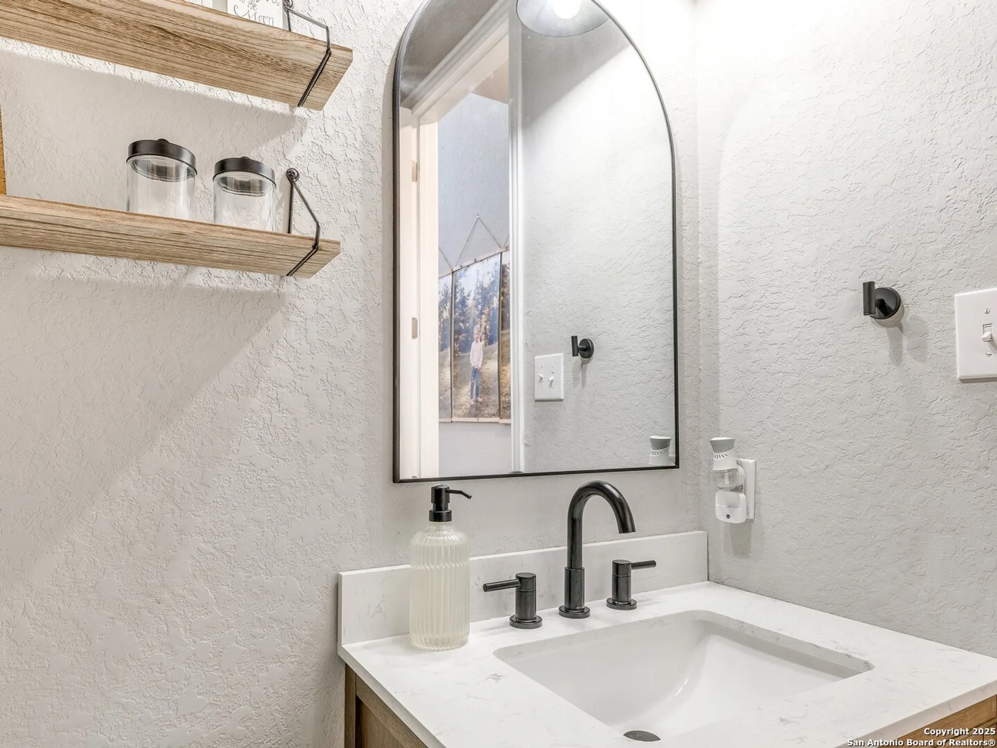 Property Slideshow image 21 of 32 | 2073 egret ave, New Braunfels, TX, 78132