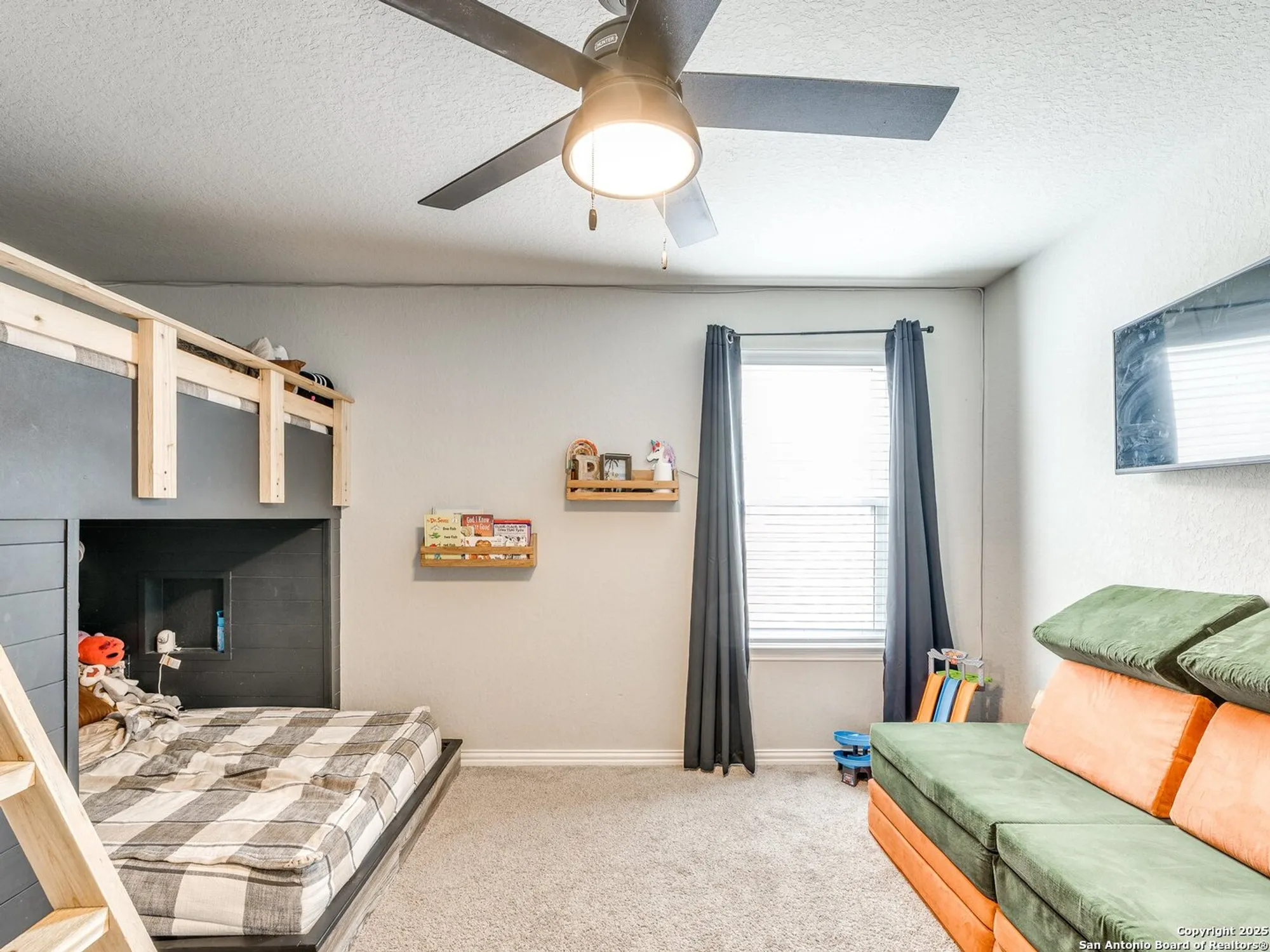 Property Slideshow image 23 of 32 | 2073 egret ave, New Braunfels, TX, 78132