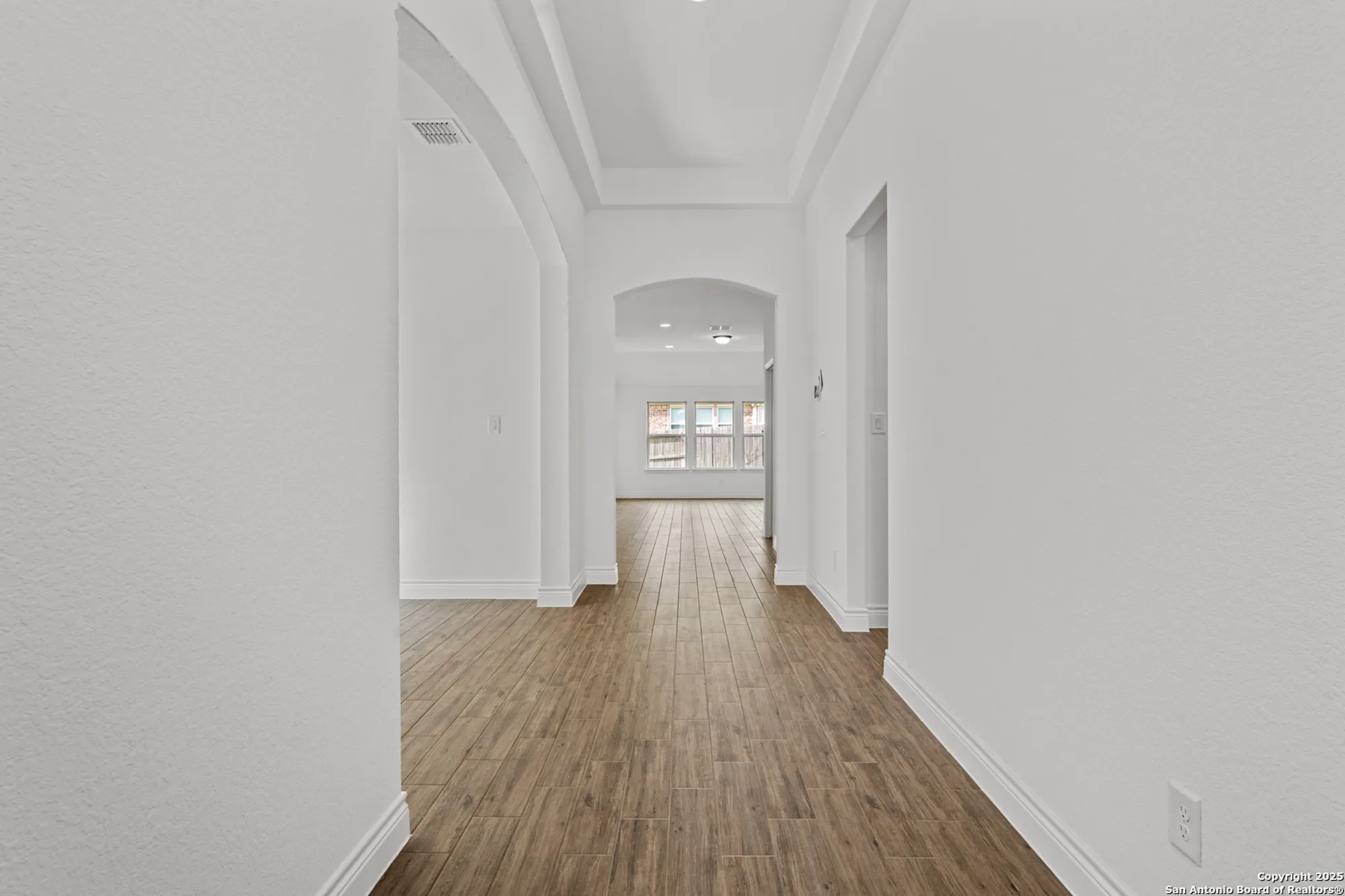 Property Slideshow image 4 of 25 | 2159 oak run pkwy, New Braunfels, TX, 78132