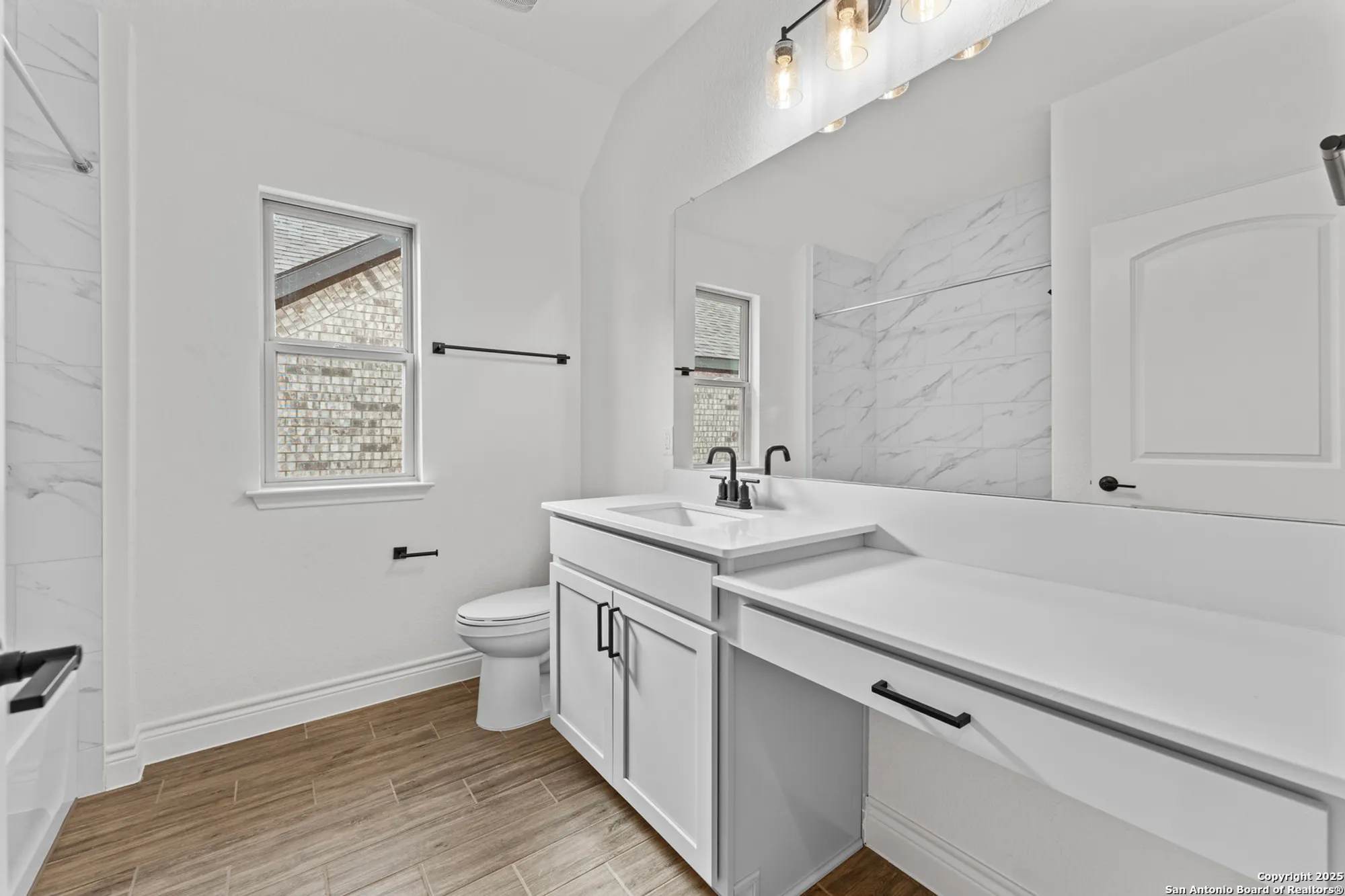 Property Slideshow image 22 of 25 | 2159 oak run pkwy, New Braunfels, TX, 78132