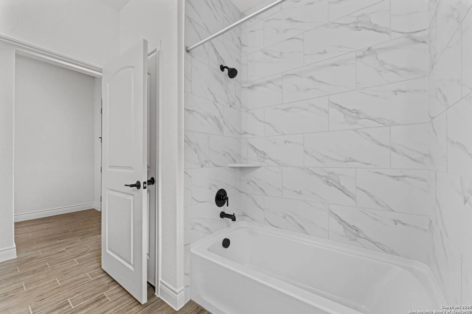 Property Slideshow image 23 of 25 | 2159 oak run pkwy, New Braunfels, TX, 78132