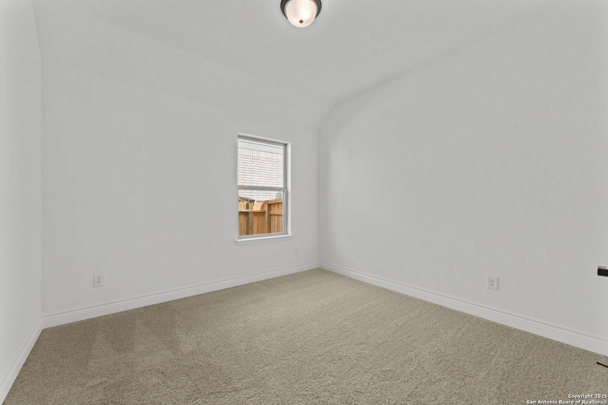 Property Slideshow image 19 of 25 | 2159 oak run pkwy, New Braunfels, TX, 78132