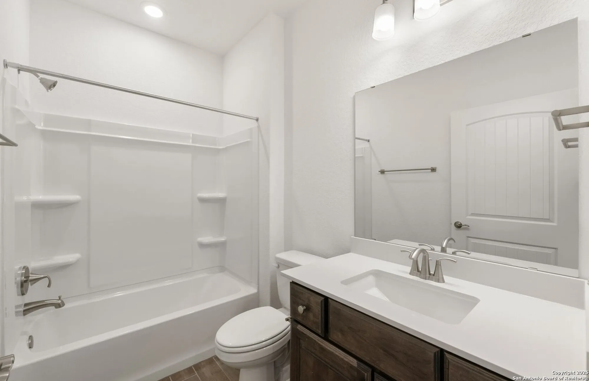 Property Slideshow image 6 of 25 | 2227 pinyon dr, New Braunfels, TX, 78132