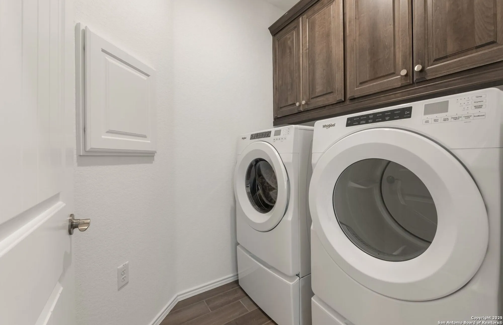 Property Slideshow image 16 of 25 | 2227 pinyon dr, New Braunfels, TX, 78132