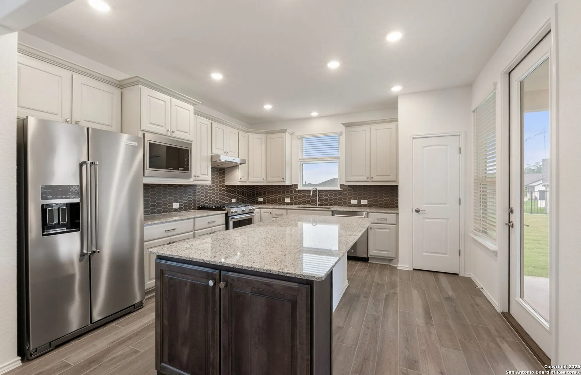 Property Slideshow image 18 of 25 | 2227 pinyon dr, New Braunfels, TX, 78132