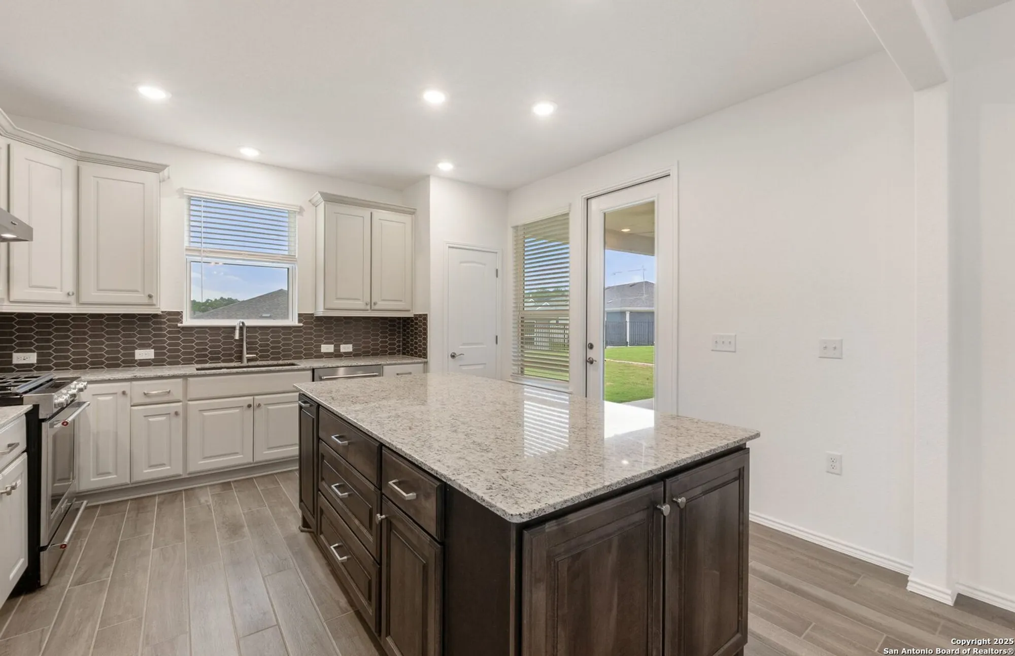 Property Slideshow image 19 of 25 | 2227 pinyon dr, New Braunfels, TX, 78132