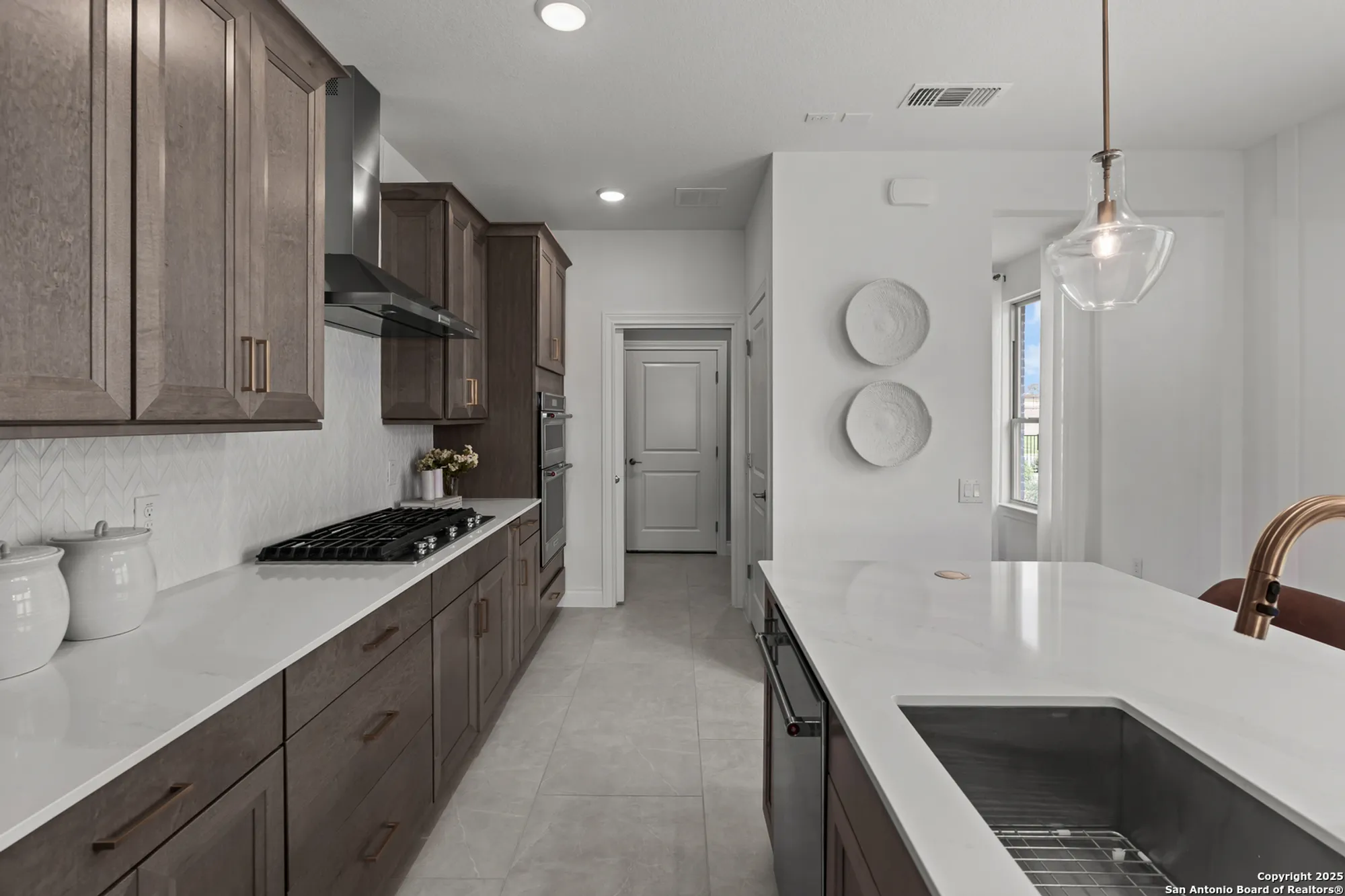 Property Slideshow image 17 of 25 | 2238 pinyon dr, New Braunfels, TX, 78132