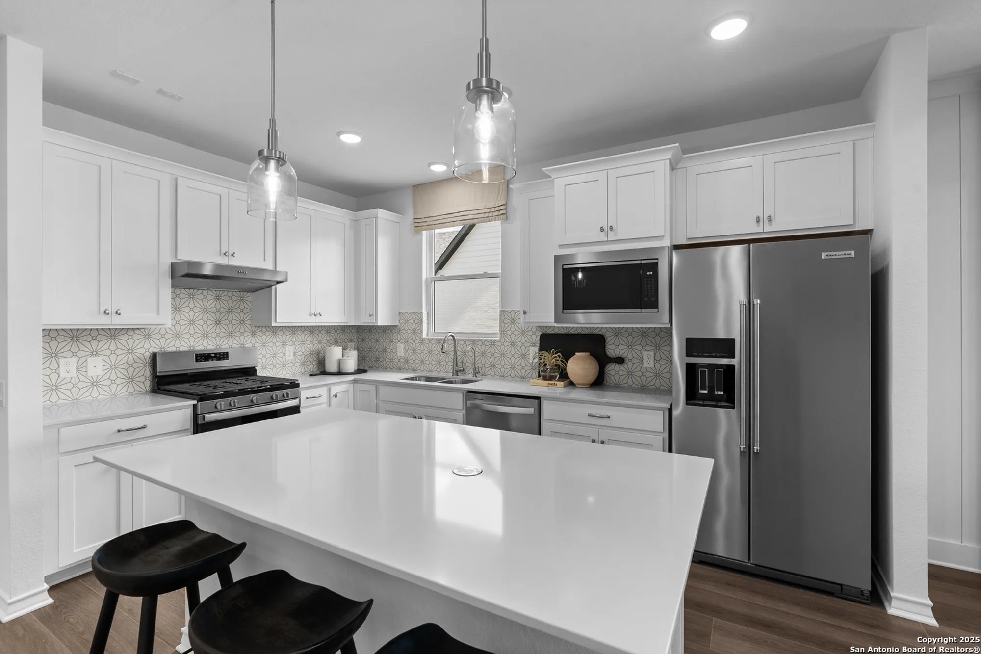 Property Slideshow image 6 of 24 | 2242 pinyon dr, New Braunfels, TX, 78132