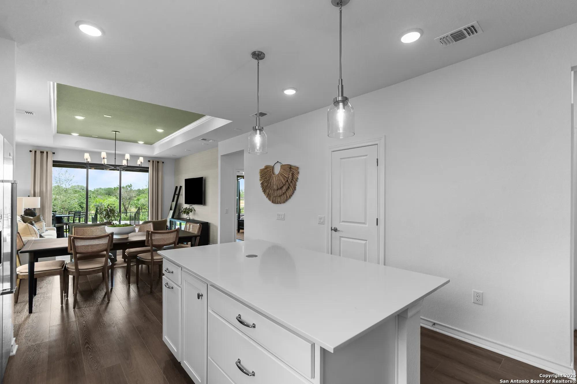 Property Slideshow image 9 of 24 | 2242 pinyon dr, New Braunfels, TX, 78132