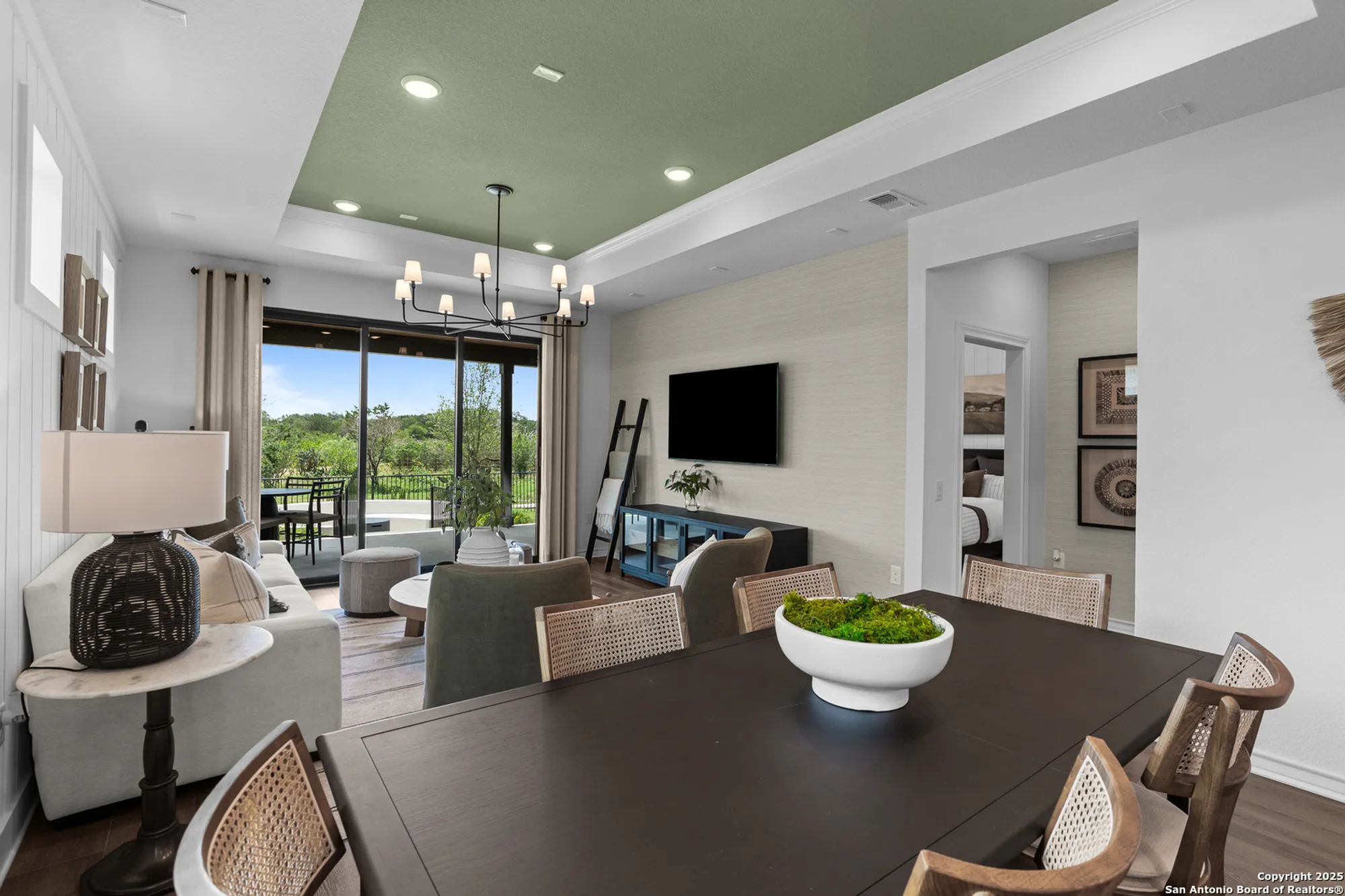 Property Slideshow image 10 of 24 | 2242 pinyon dr, New Braunfels, TX, 78132