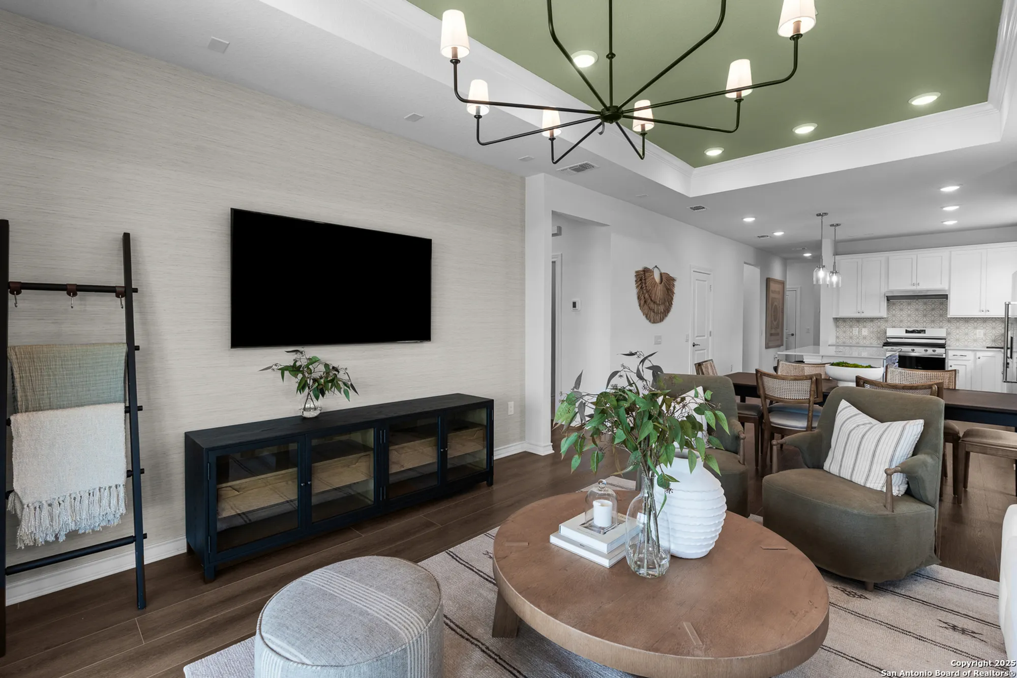 Property Slideshow image 13 of 24 | 2242 pinyon dr, New Braunfels, TX, 78132