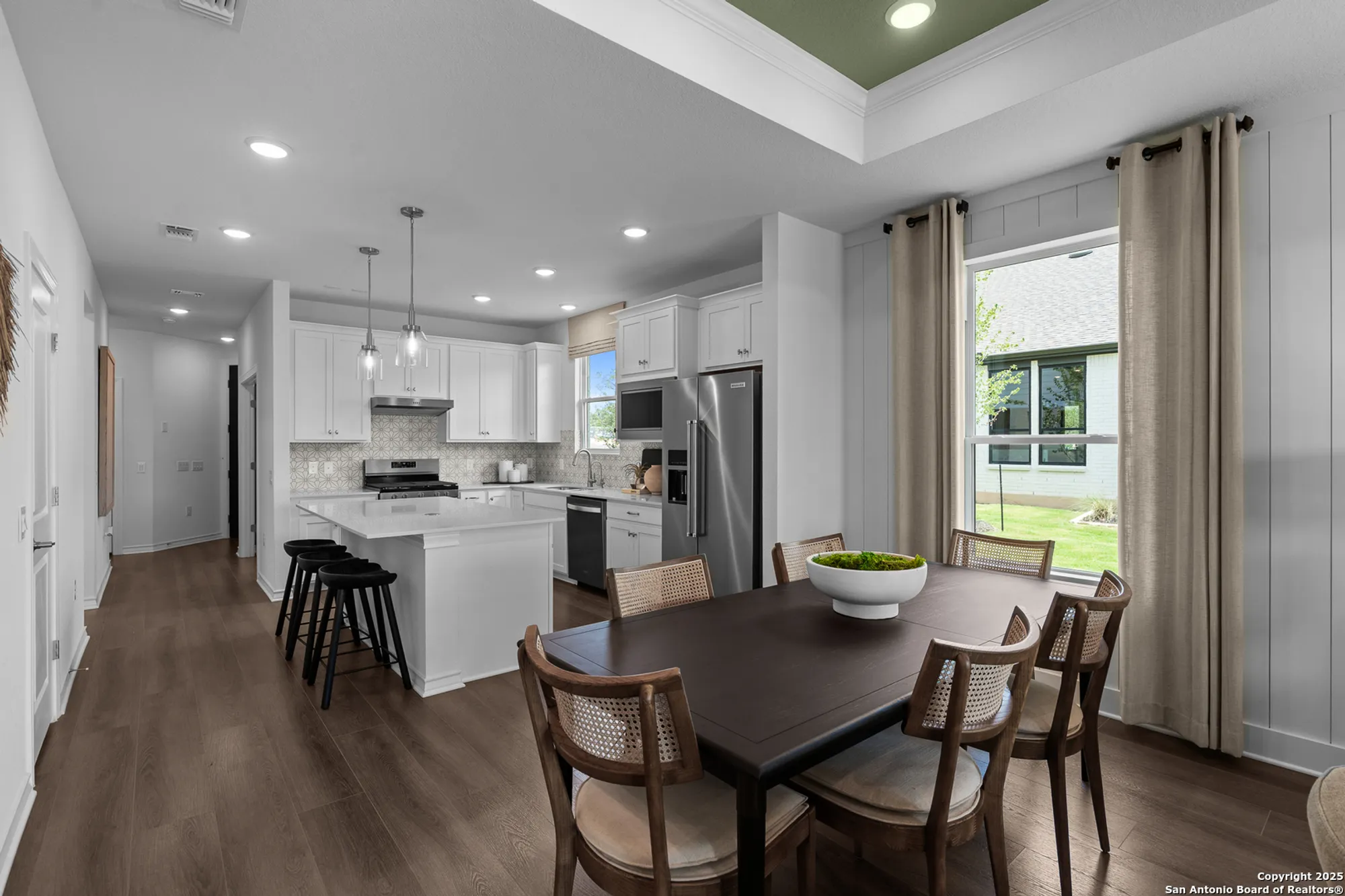 Property Slideshow image 14 of 24 | 2242 pinyon dr, New Braunfels, TX, 78132