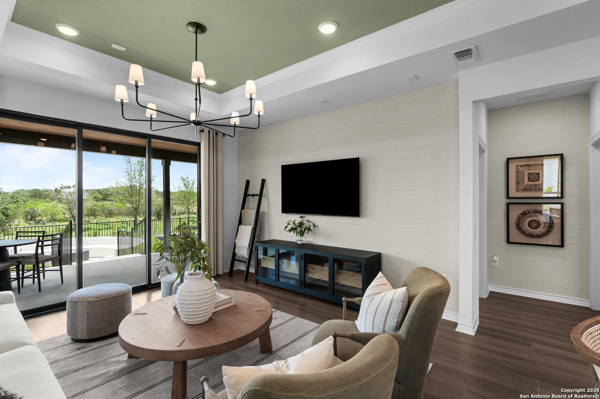 Property Slideshow image 15 of 24 | 2242 pinyon dr, New Braunfels, TX, 78132