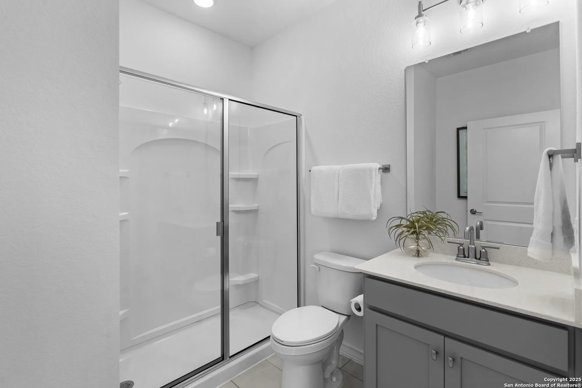 Property Slideshow image 22 of 24 | 2242 pinyon dr, New Braunfels, TX, 78132