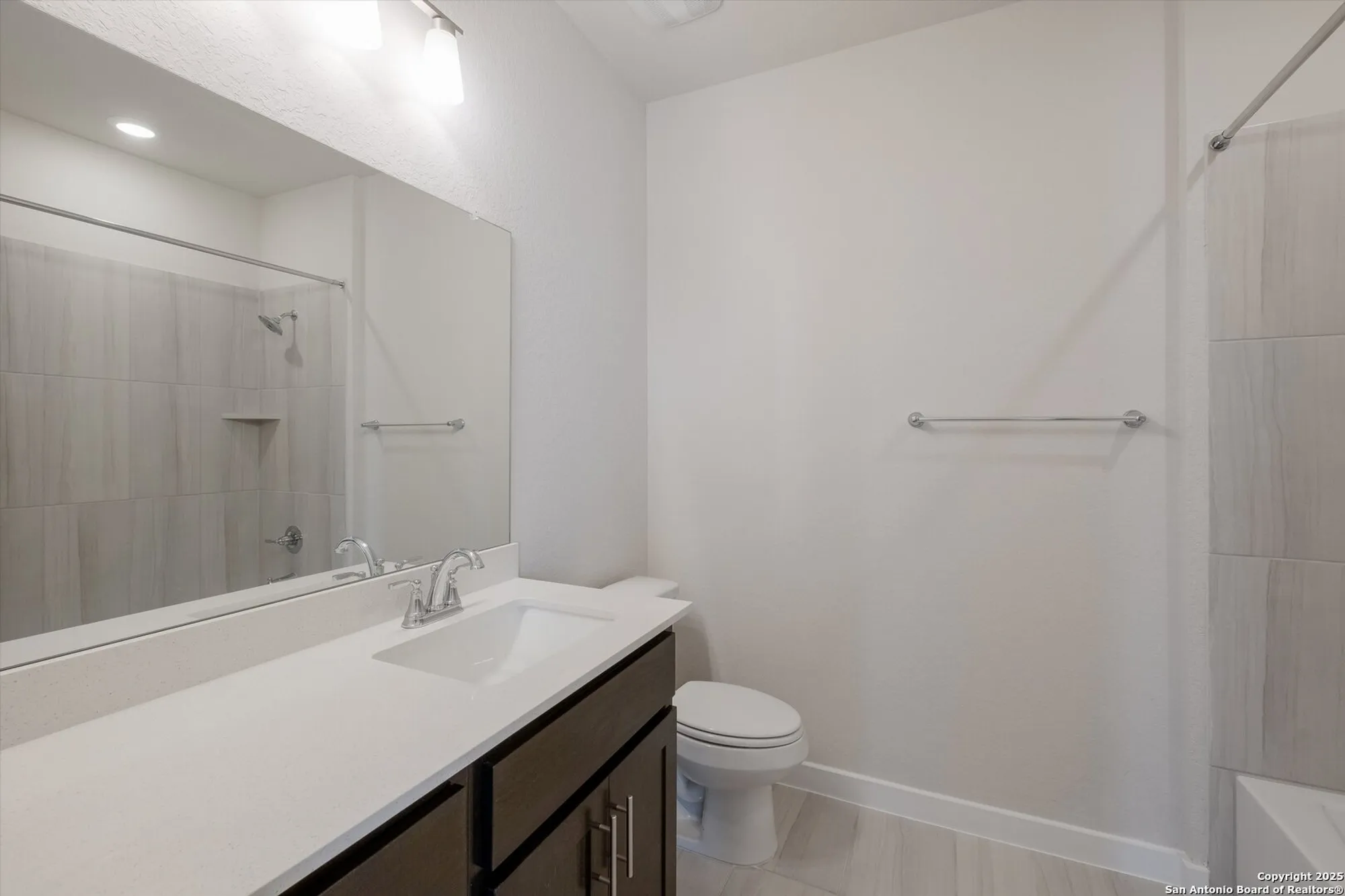 Property Slideshow image 22 of 38 | 349 vuelo st, New Braunfels, TX, 78132