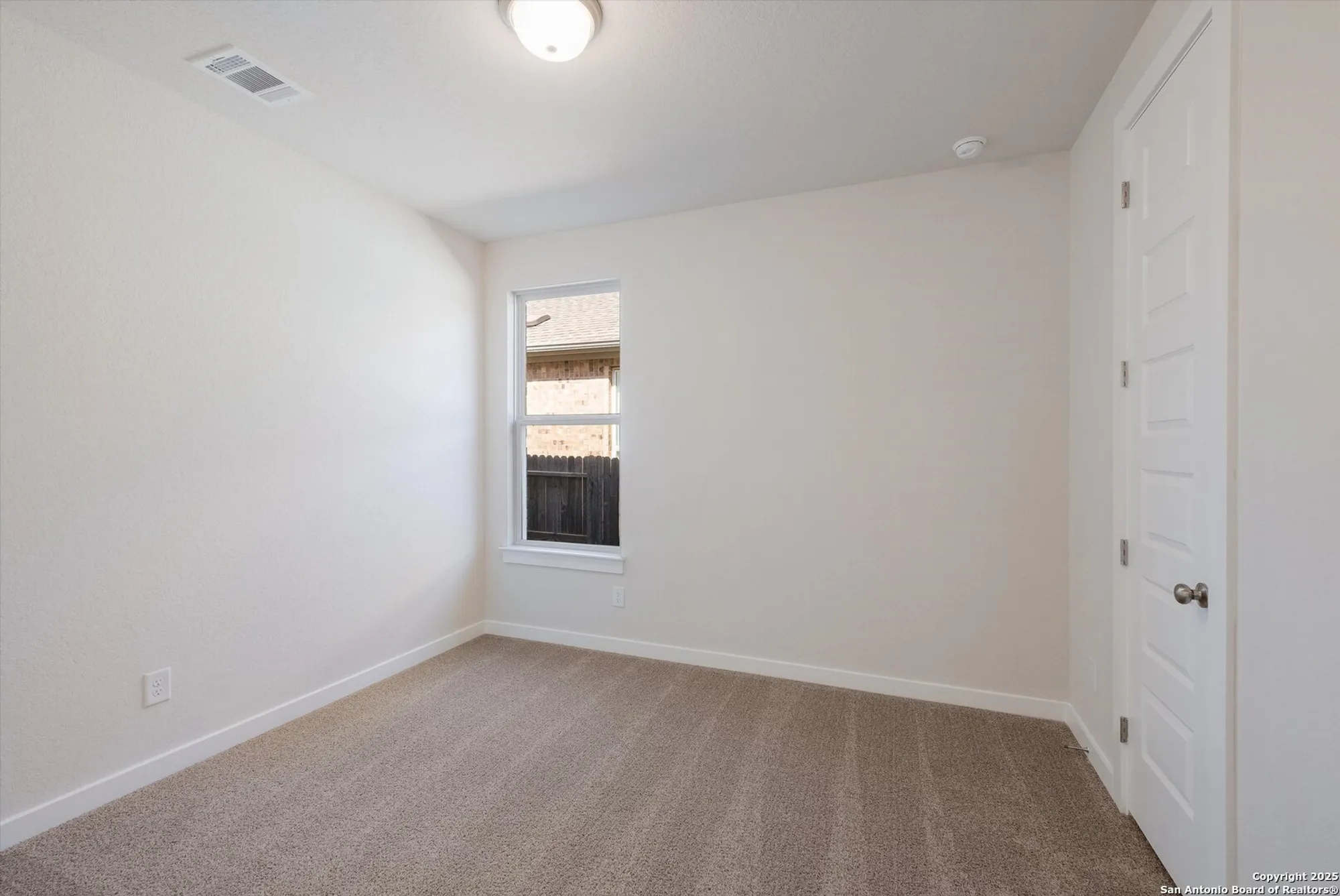 Property Slideshow image 23 of 38 | 349 vuelo st, New Braunfels, TX, 78132