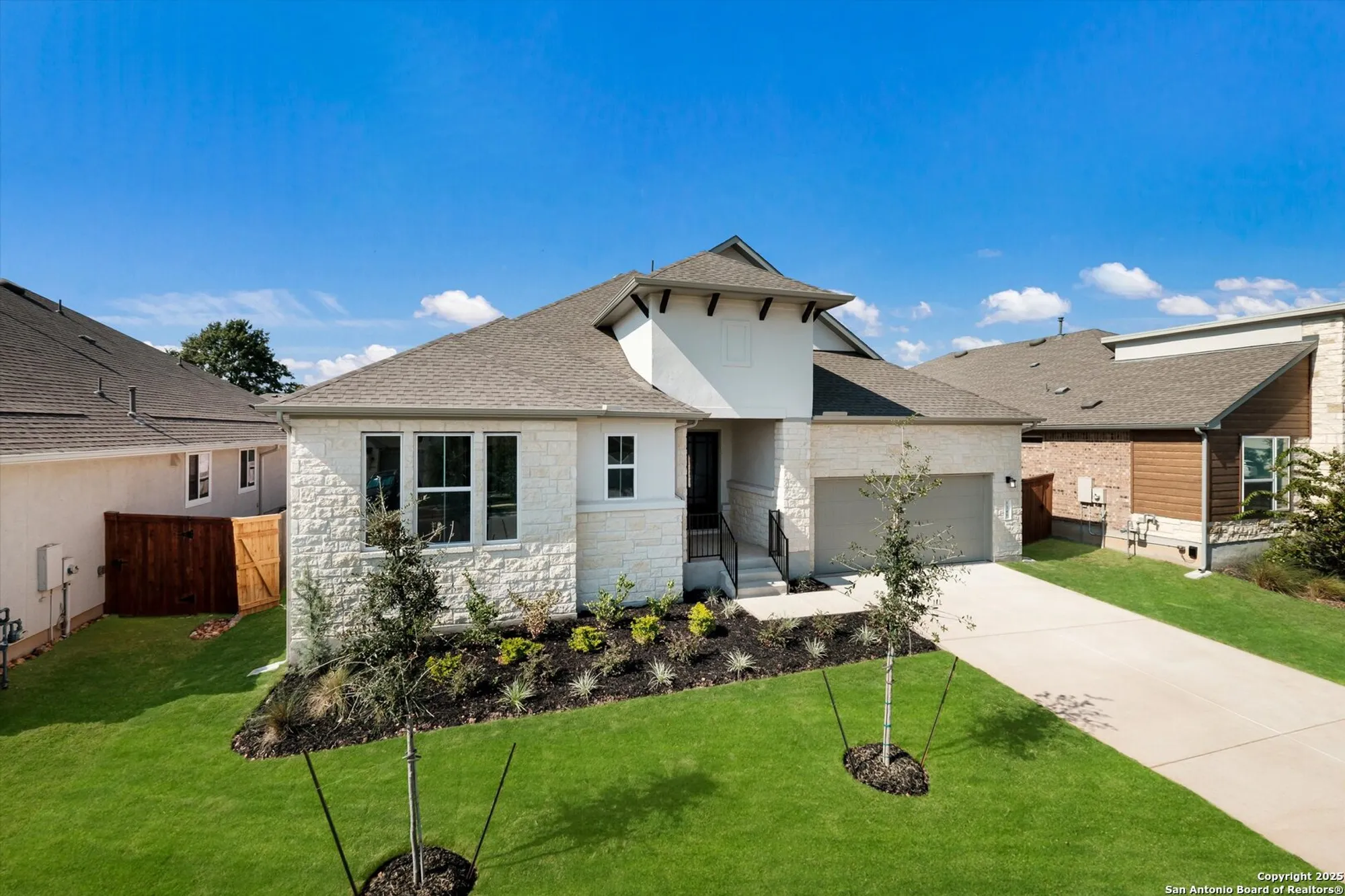 Property Slideshow image 2 of 38 | 349 vuelo st, New Braunfels, TX, 78132