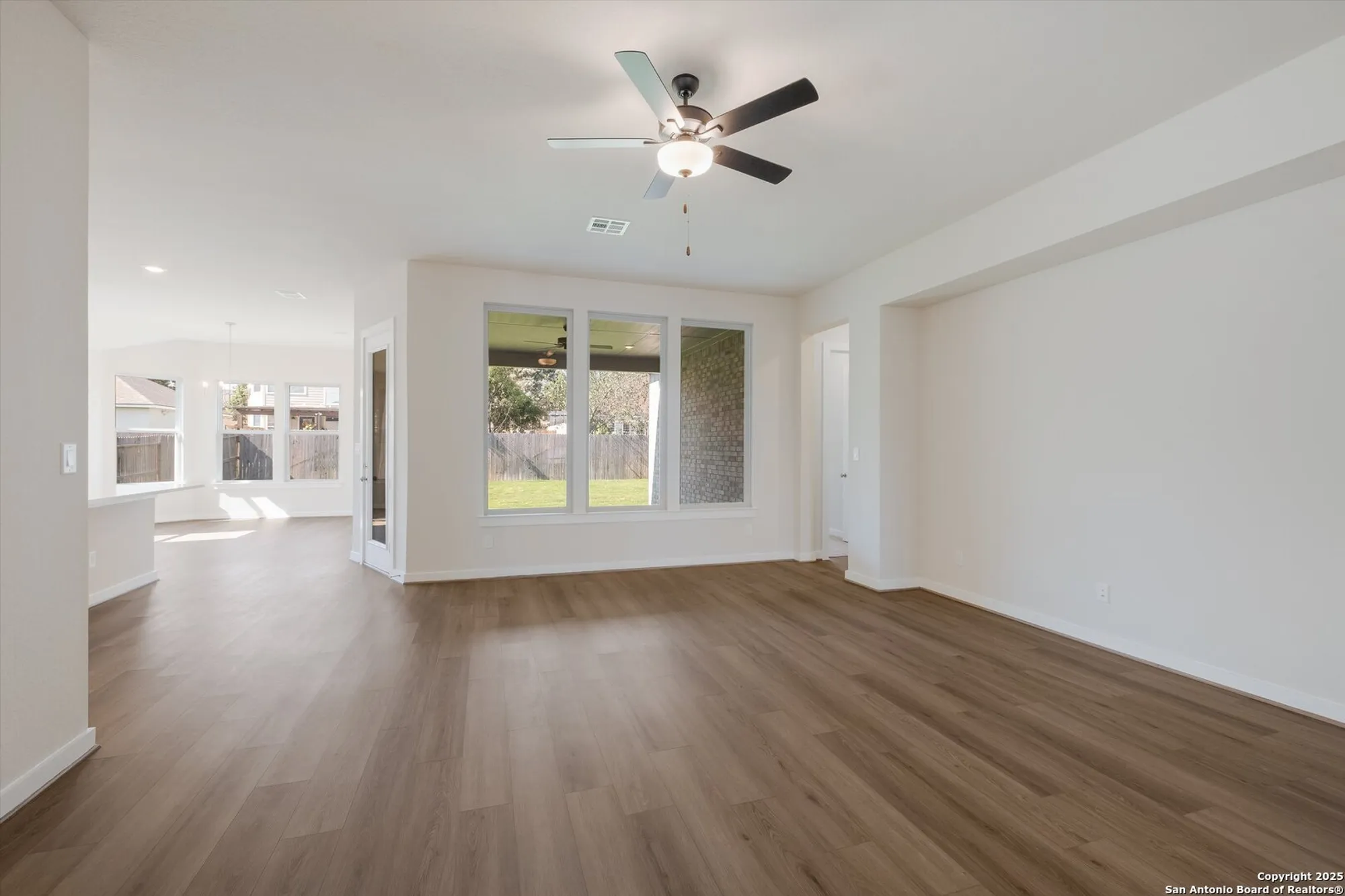 Property Slideshow image 6 of 38 | 349 vuelo st, New Braunfels, TX, 78132