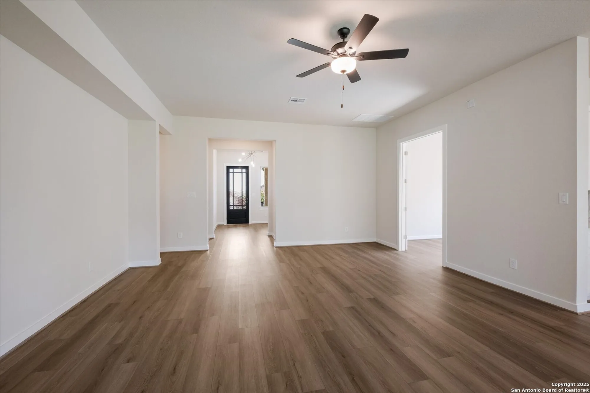 Property Slideshow image 7 of 38 | 349 vuelo st, New Braunfels, TX, 78132