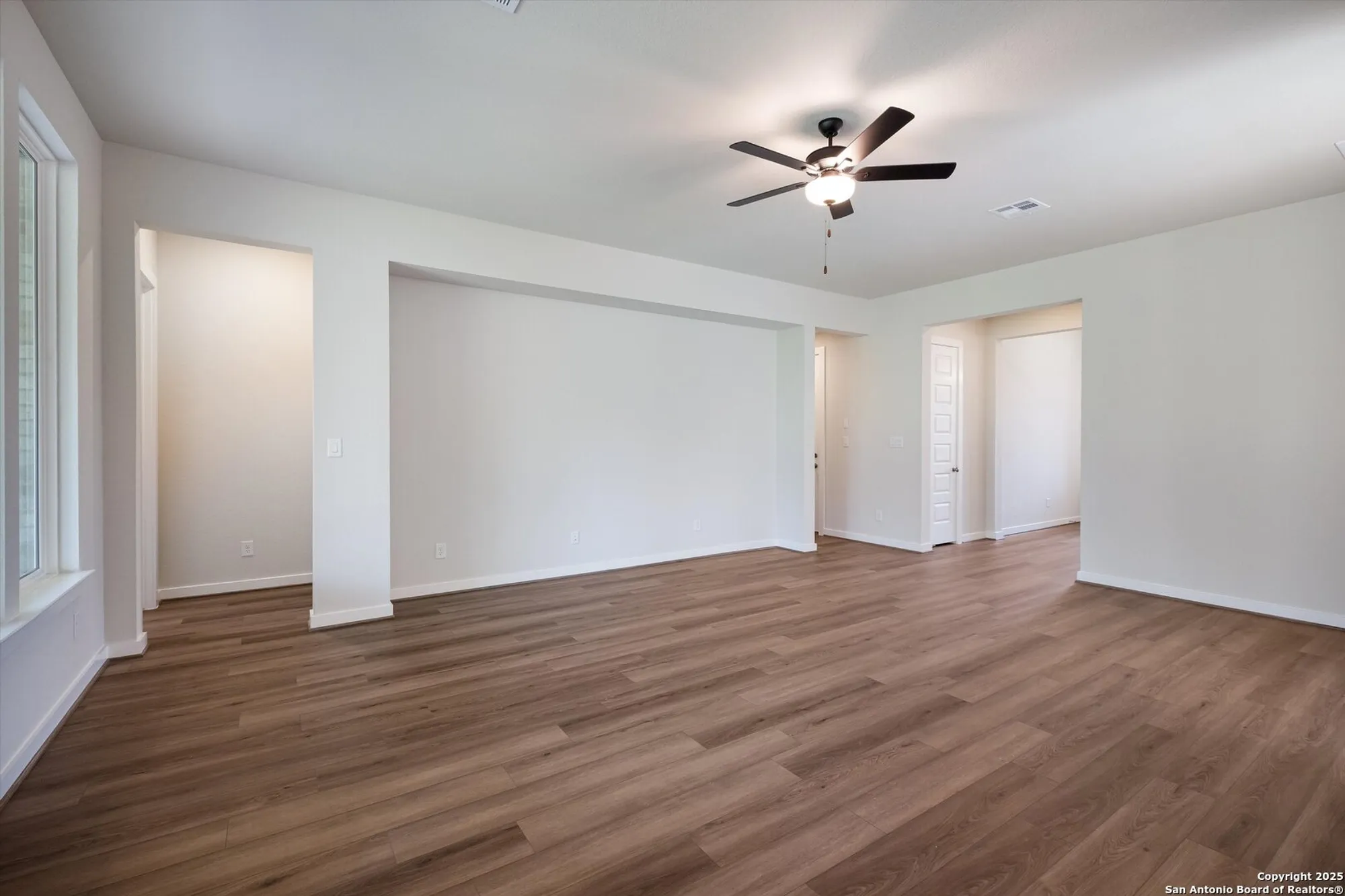 Property Slideshow image 8 of 38 | 349 vuelo st, New Braunfels, TX, 78132